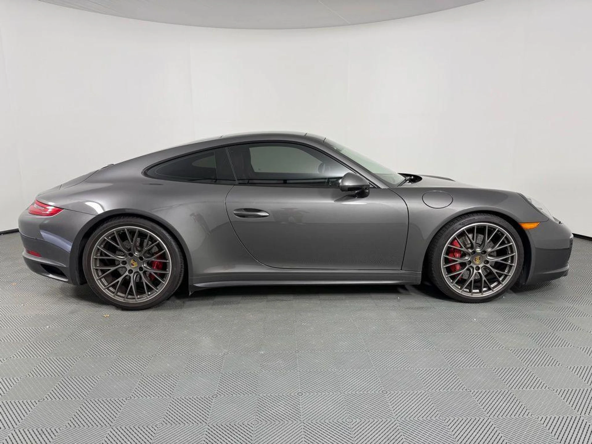 mph007_965434593_KK_Ss_Ez_UOR_fm_Ii_Jrlkv7s_Bf_Sq0_d34596f135