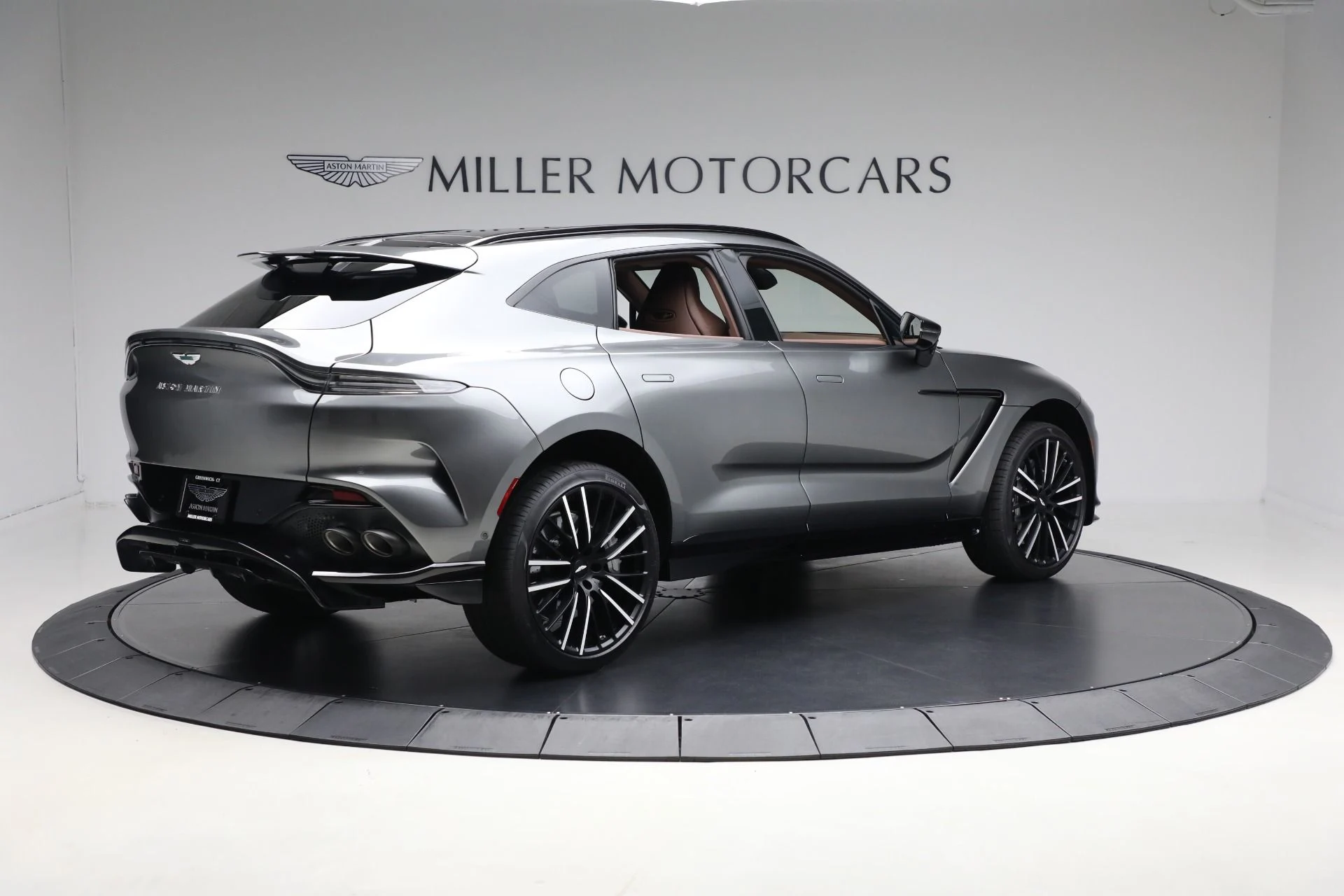 mph007_968335697_New_2025_Aston_Martin_DBX_707_ee7c0badc0