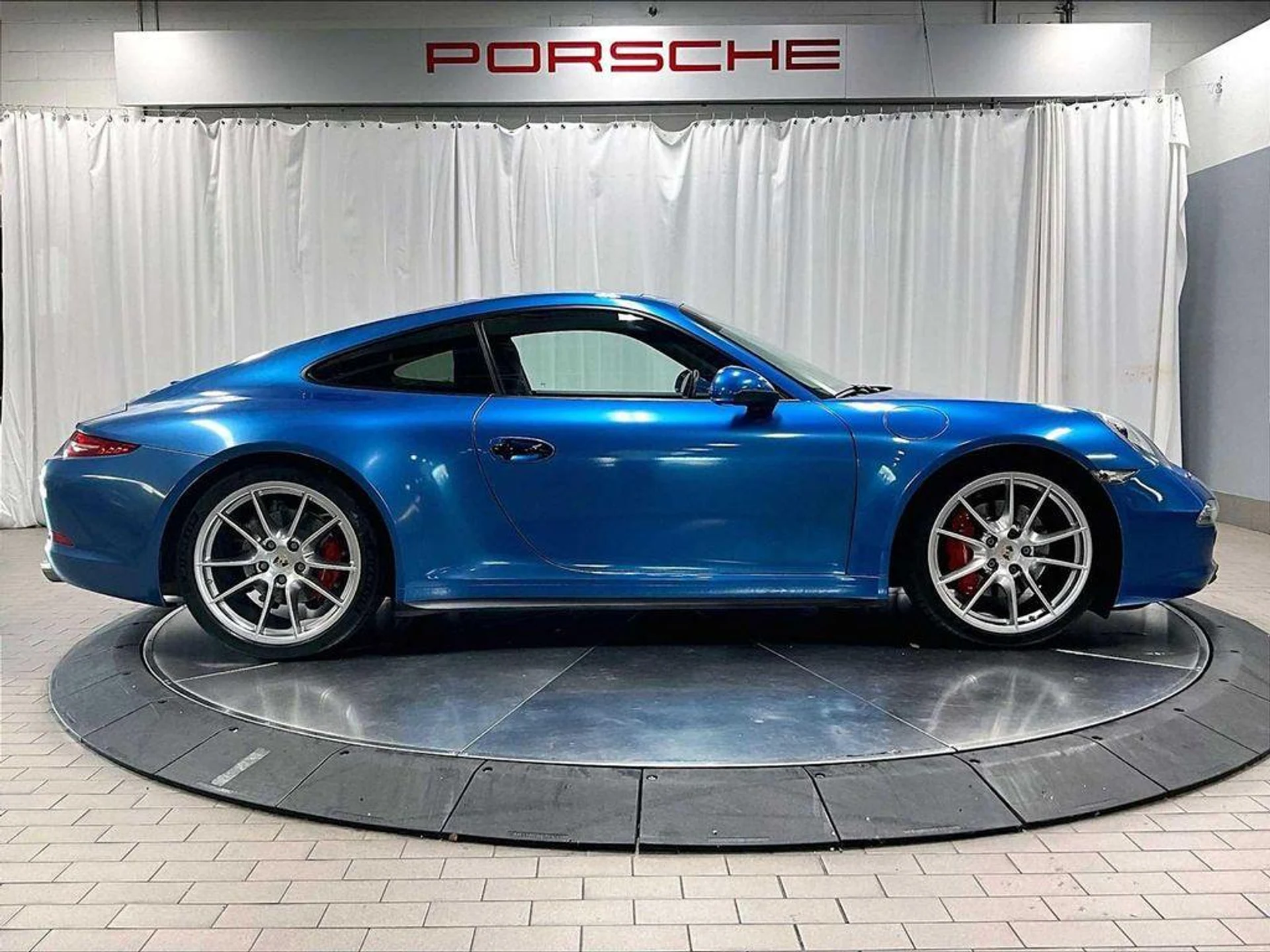 mph007_96841797_34yc_Phu5abgs_J_Qvoq_Rp0_R0mb_Leg_560bd6ff54