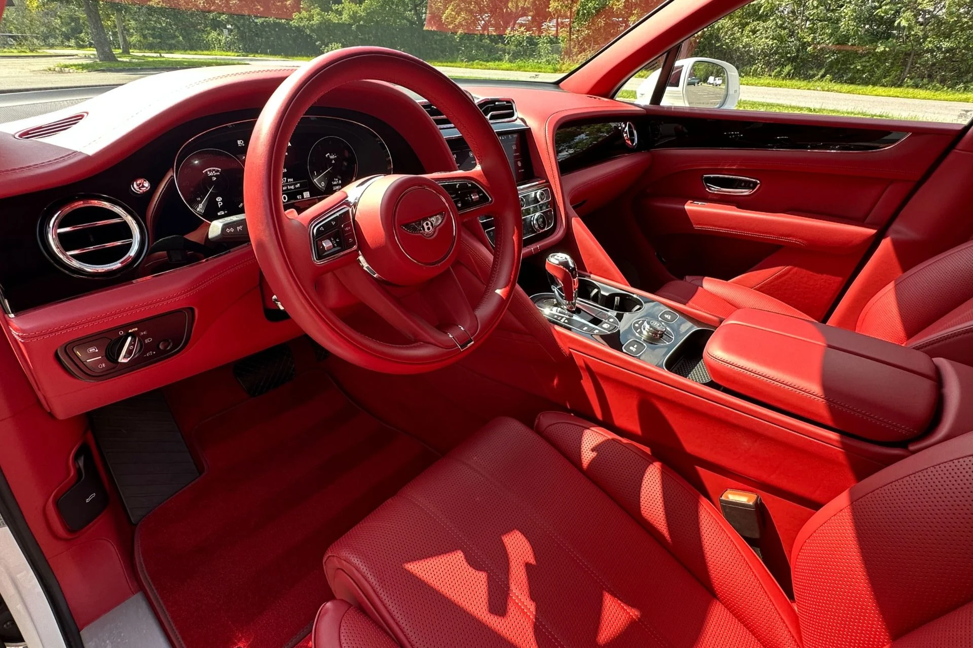 mph007_969101519_Used_2022_Bentley_Bentayga_V8_1786356429_2cf054ee35