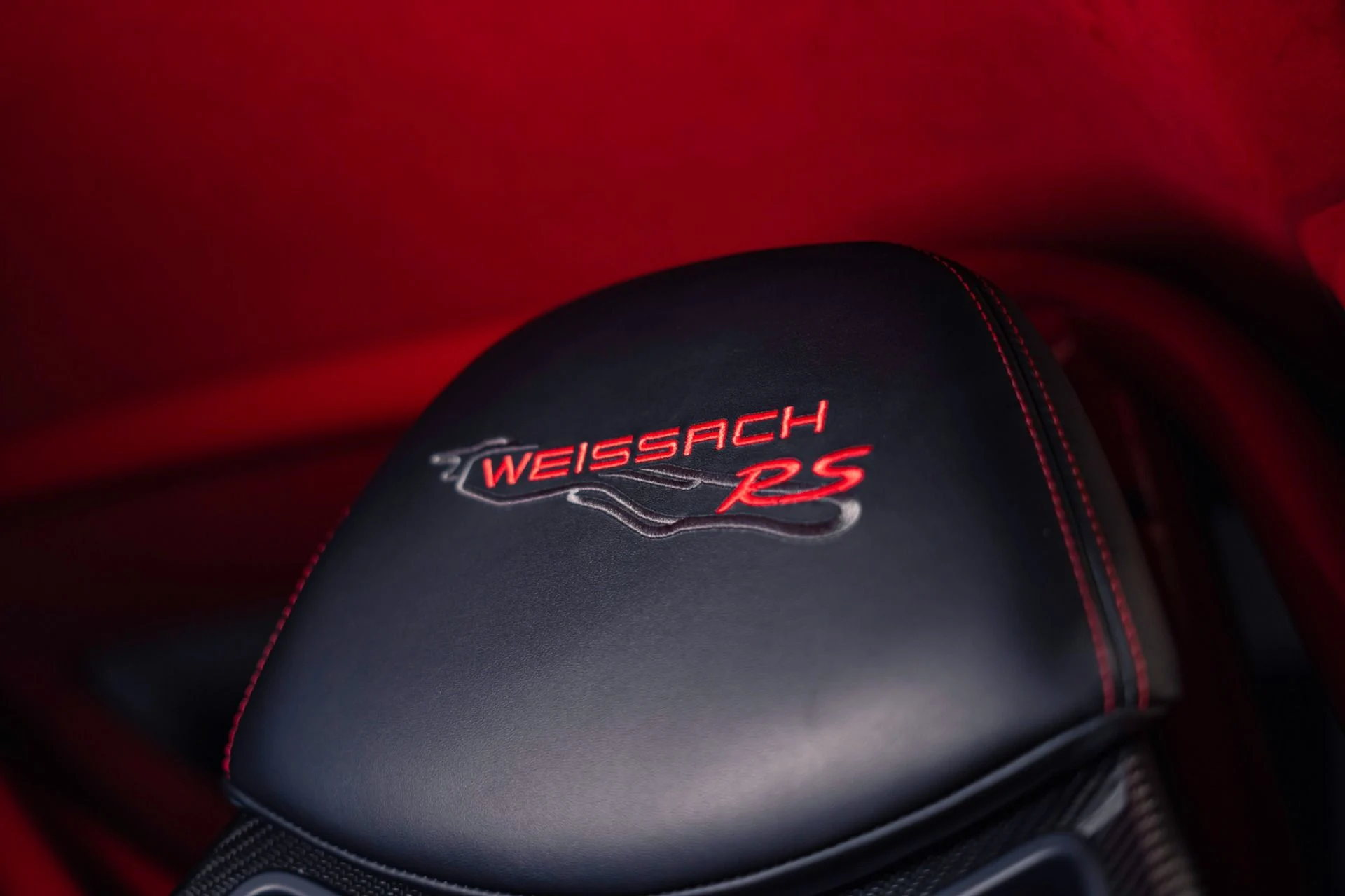 mph007_97224664_Used_2018_Porsche_911_GT_2_RS_1777474085_45c523e8c3