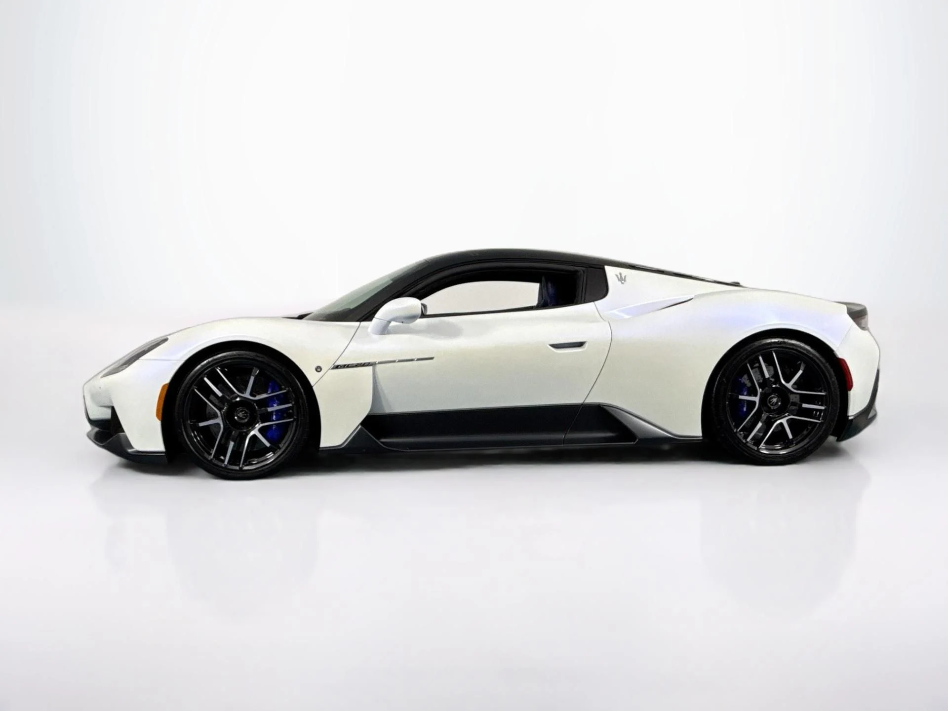 mph007_972846685_Used_2023_Maserati_MC_20_1784665813_ca33063909