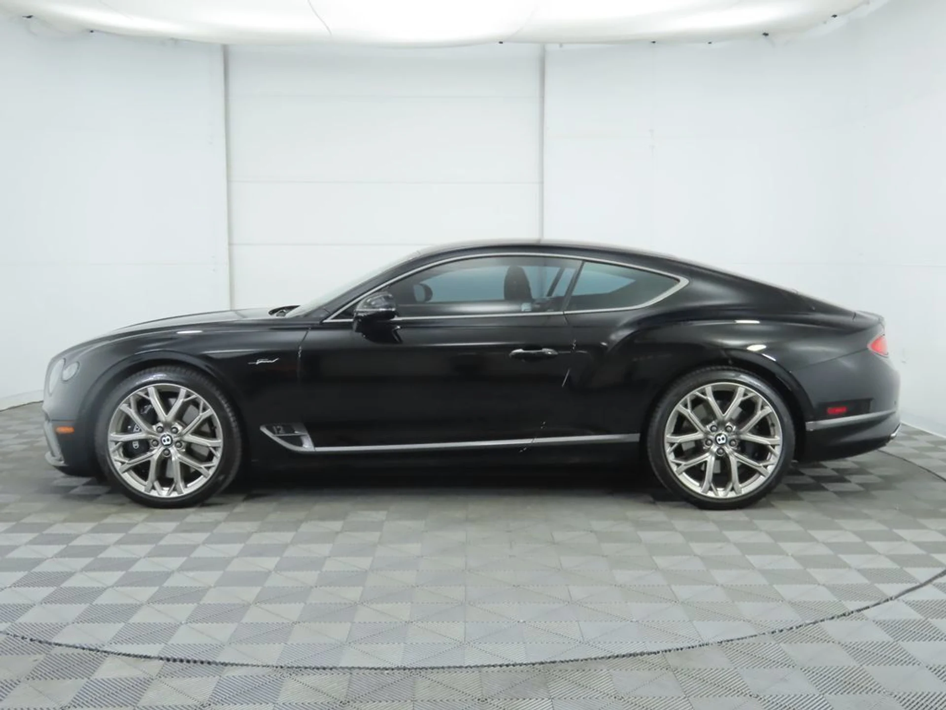 mph007_97732320_used_2024_bentley_continental_gtspeedcoupe_8119_22898884_8_1024_f1937a188c