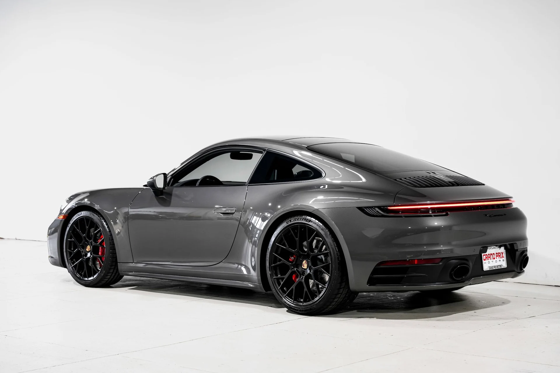 mph007_984003678_bb0ff440e247e92a3387bbe119ae5830x_dee2a060a1