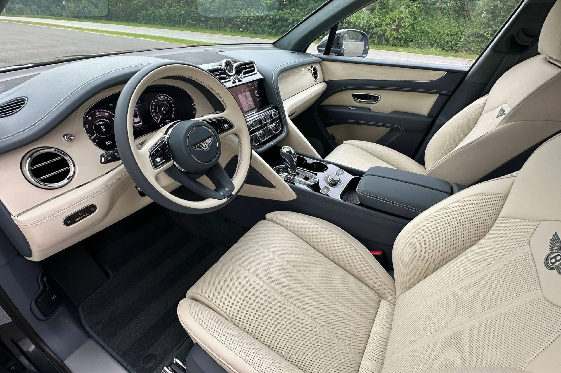 mph007_991086904_New_2026_Bentley_Bentayga_V8_1784540711_1063c7fdb5