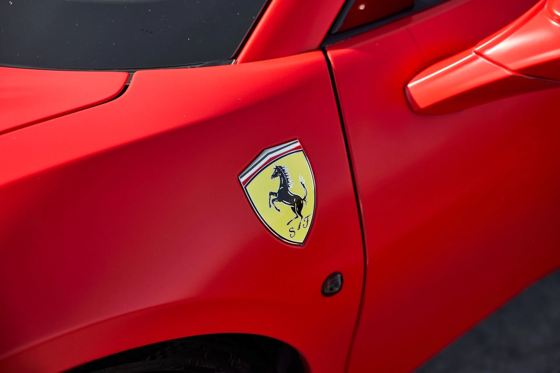 mph007_991342477_Used_2019_Ferrari_488_Spider_Base_1766024892_31bc489e7d