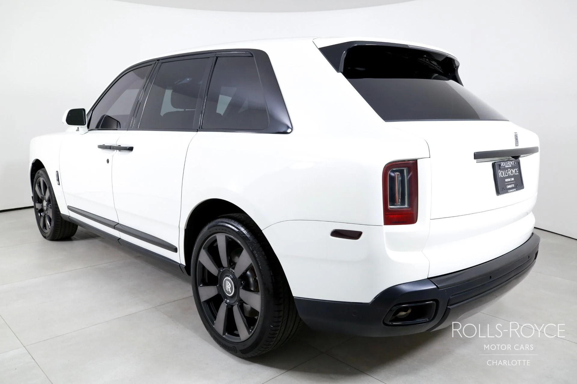 mph007_992509396_Used_2019_Rolls_Royce_Cullinan_1771361502_c870b58791