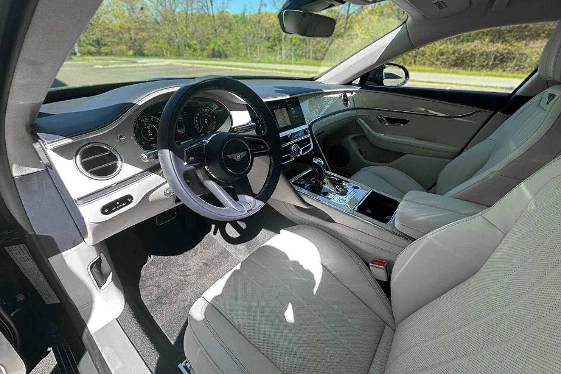 mph007_992808207_New_2026_Bentley_Flying_Spur_1777901489_2cd02894ee