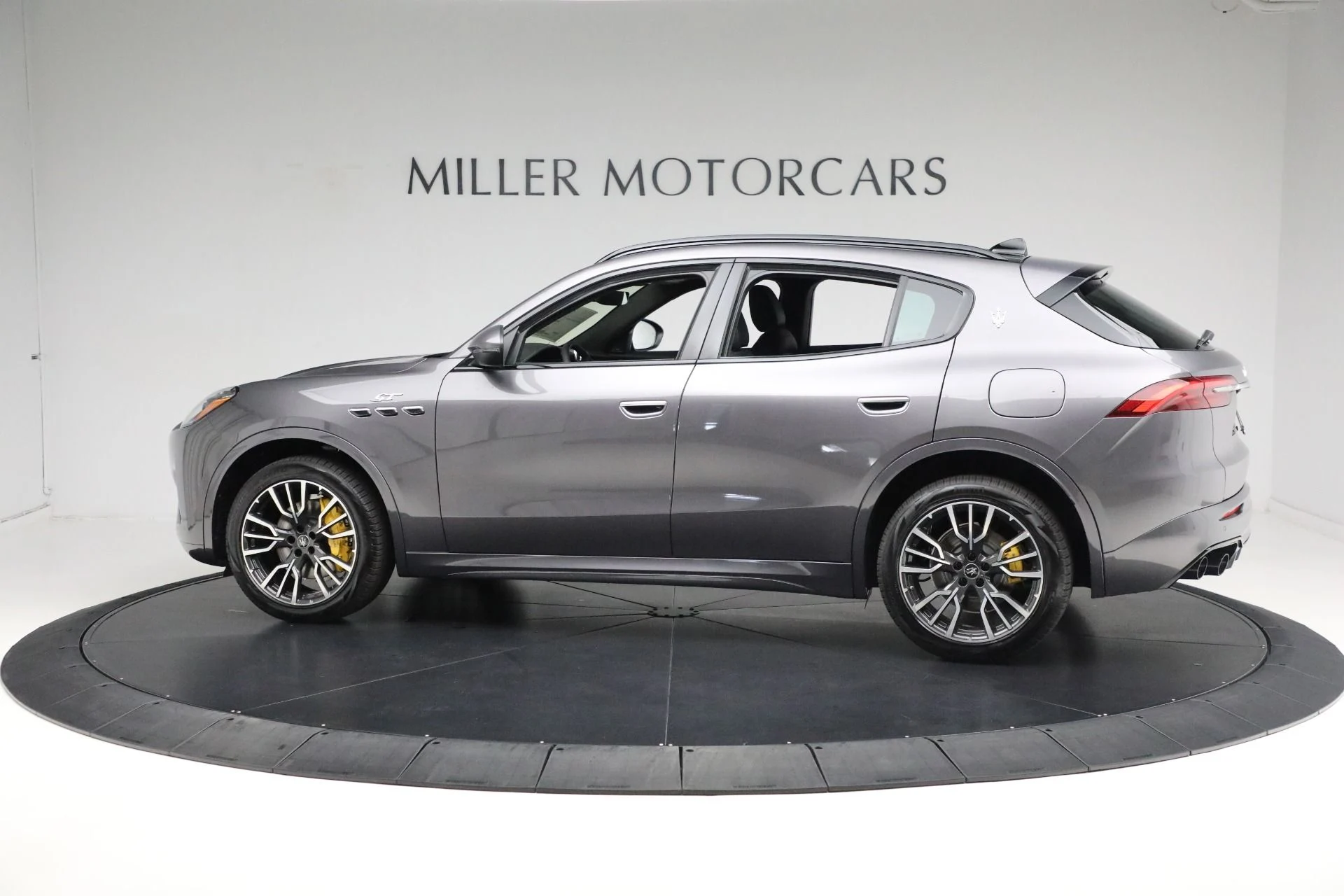 mph007_999775525_New_2024_Maserati_Grecale_GT_3b5a325256