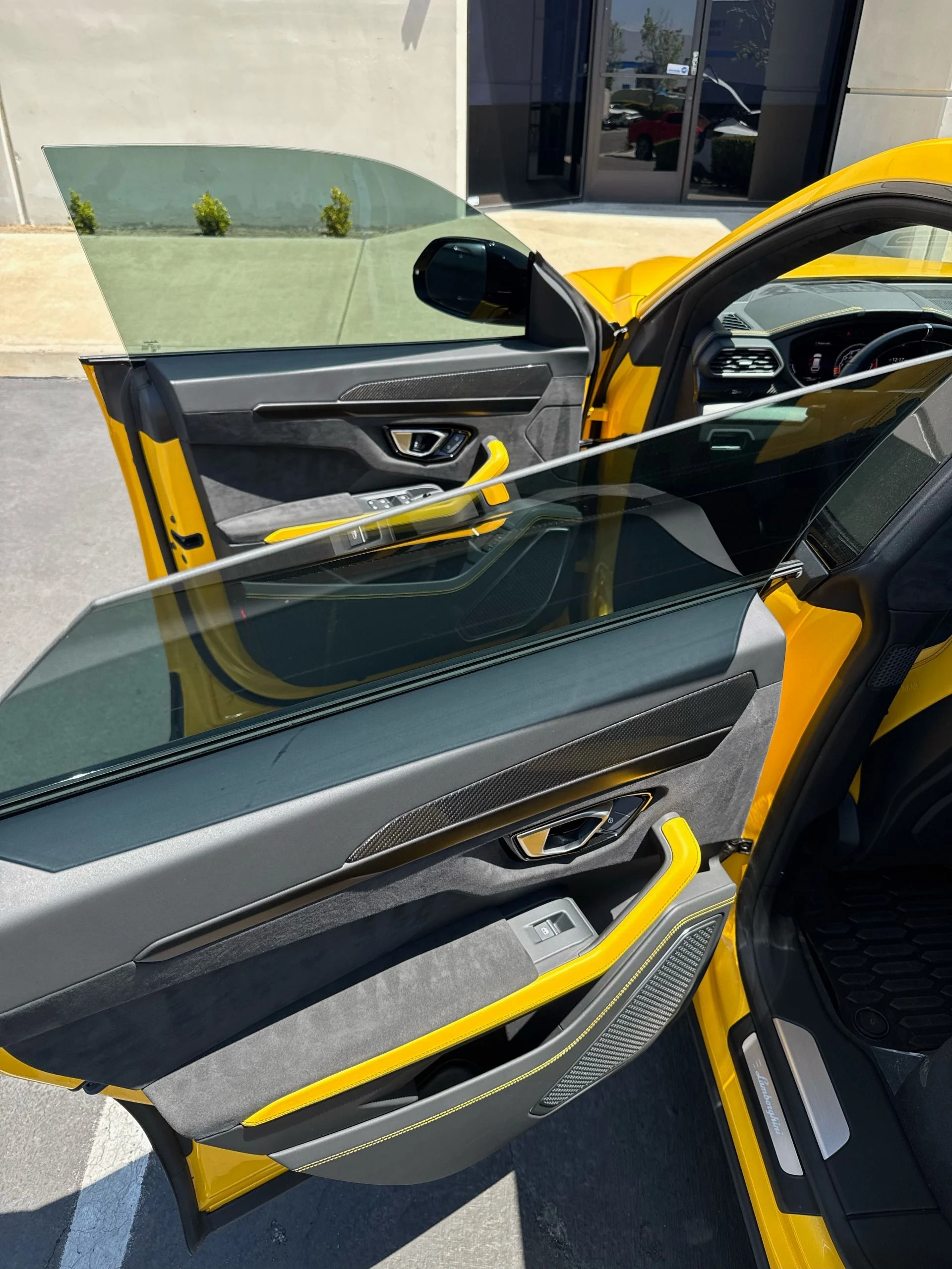 mph008_1002959514_Used_2021_Lamborghini_Urus_1755903804_d797d99aff