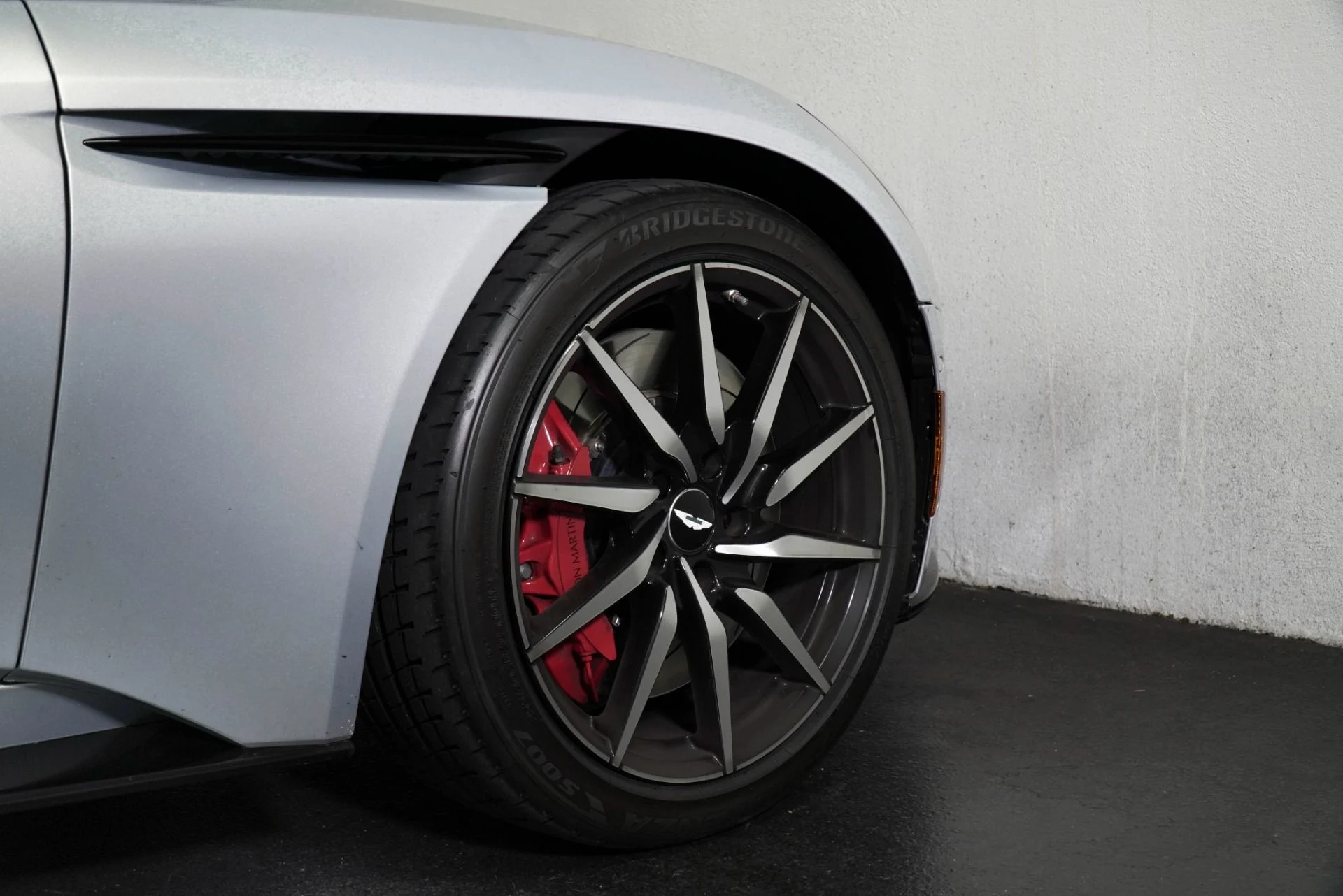 mph008_100328970_Used_2021_Aston_Martin_DB_11_Volante_1769647963_f03b422682