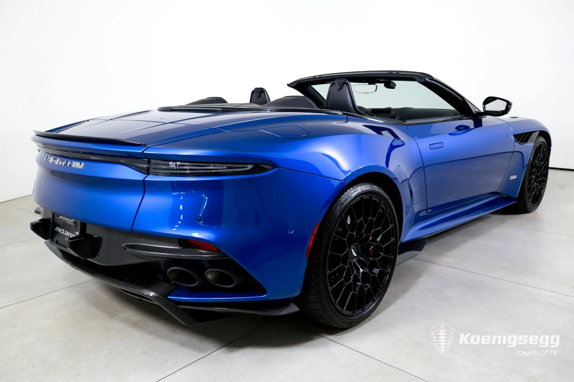 mph008_1004545095_Used_2023_Aston_Martin_DBS_Ultimate_1761053830_9c3f7bba46