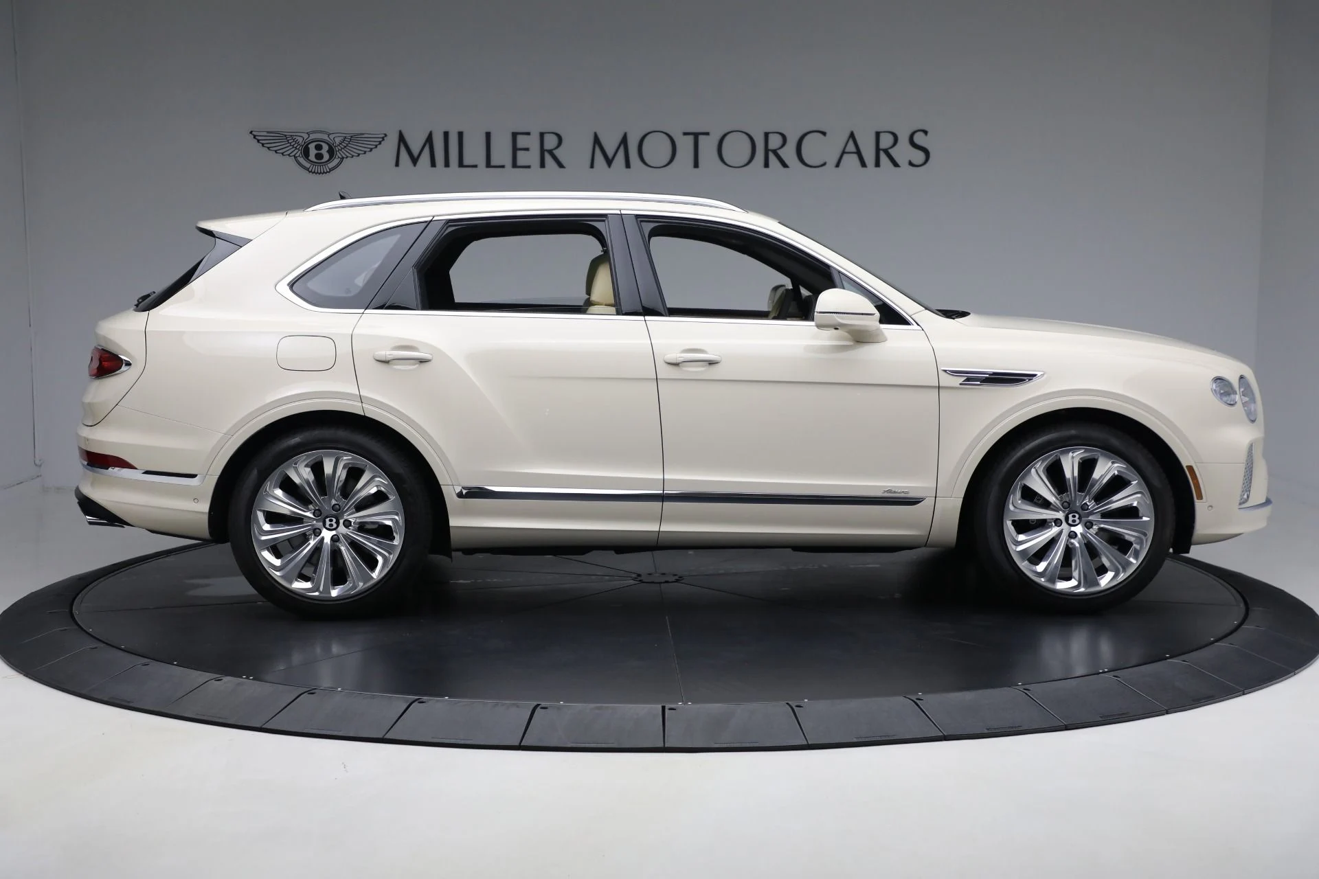 mph008_1010550795_New_2025_Bentley_Bentayga_Azure_V8_ffce3401f2