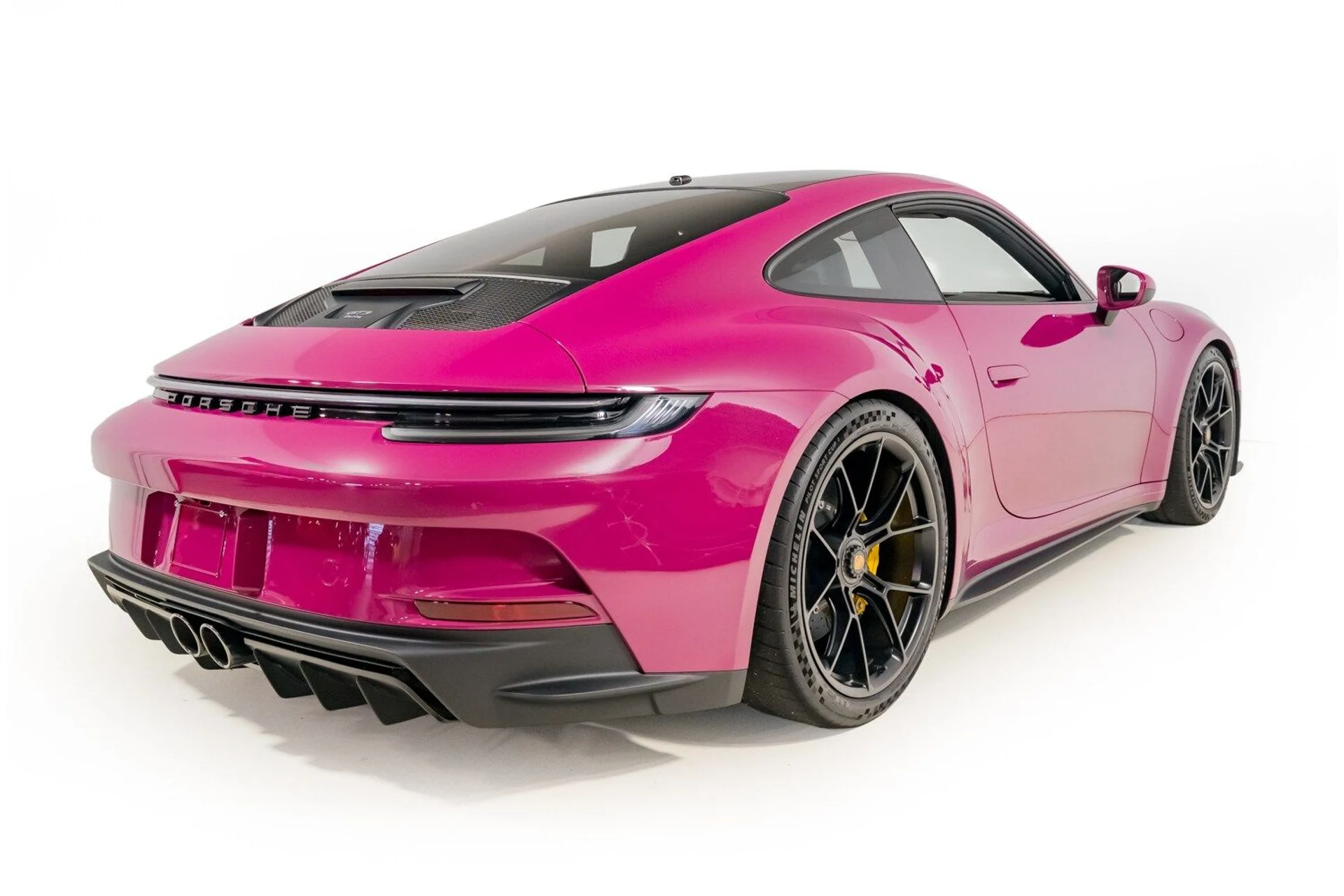 mph008_102126598_9470dd951e314fc19b8f3a0da43fc5da_37a436615c