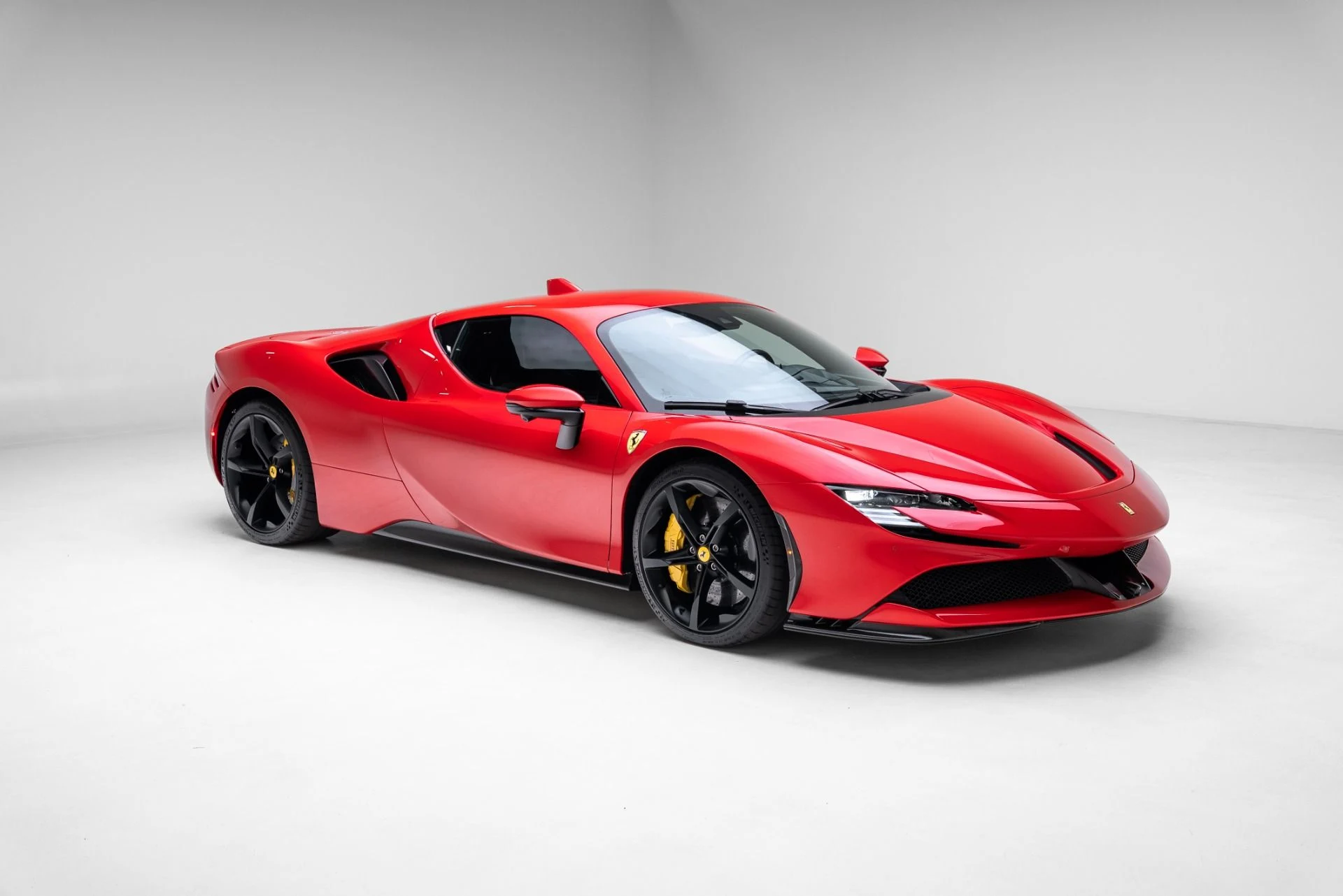 mph008_1024147208_Used_2024_Ferrari_SF_90_Stradale_1774546158_52c3922986