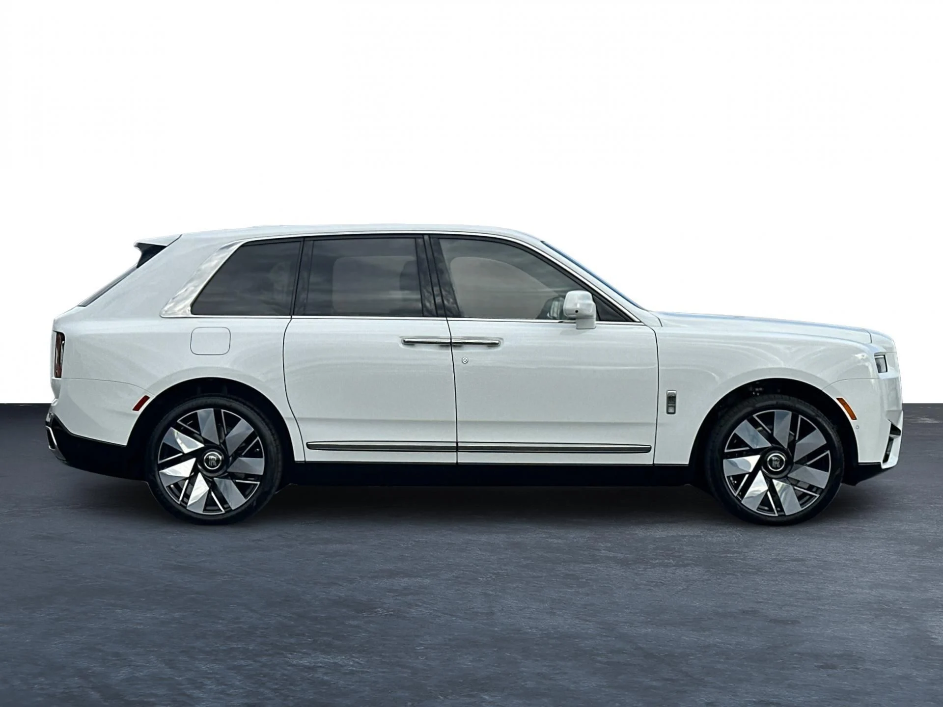 mph008_1034565634_New_2026_Rolls_Royce_Cullinan_1759336344_633d938f66
