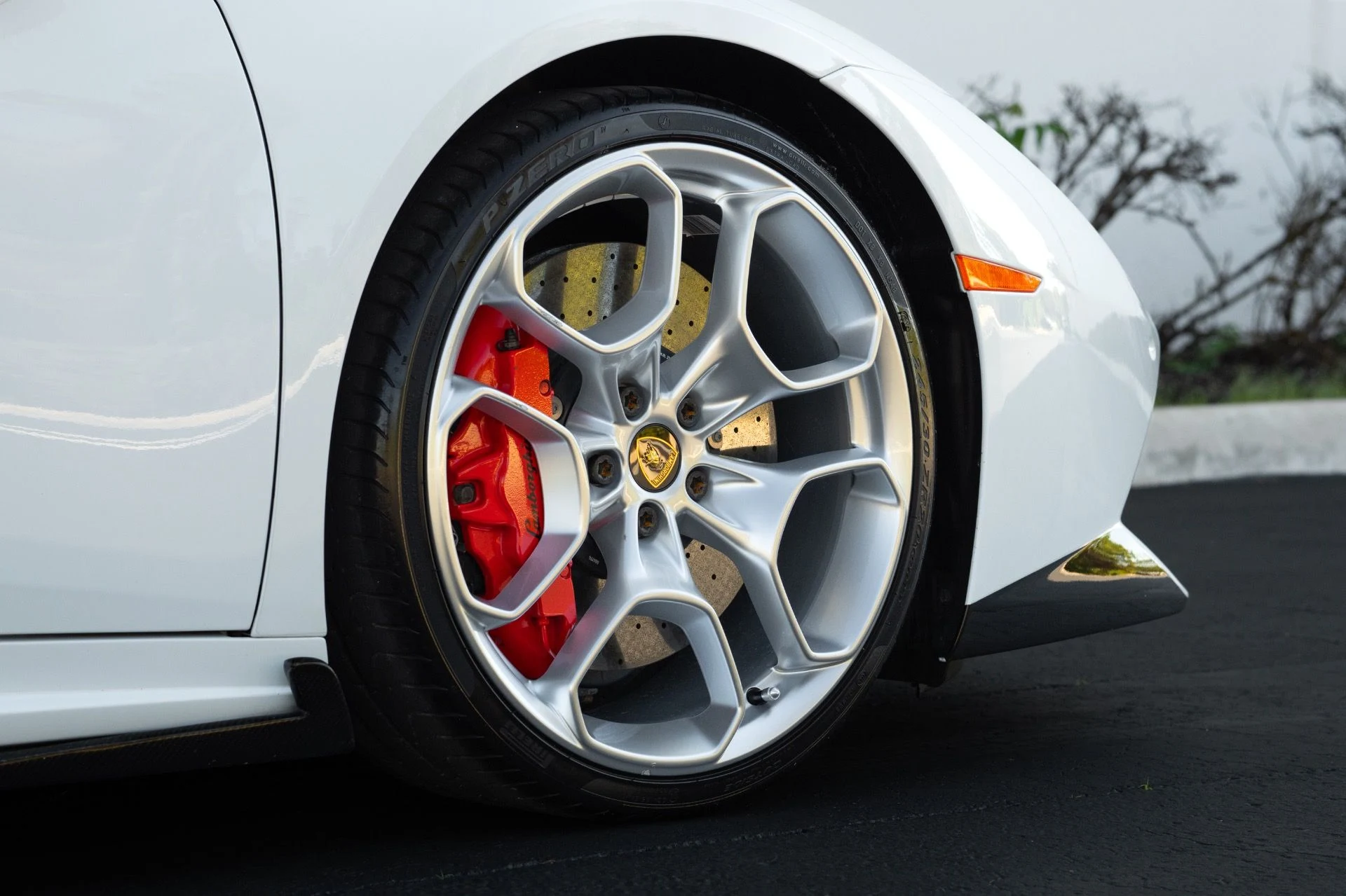 mph008_1037280841_Used_2016_Lamborghini_Huracan_LP_610_4_1771995727_29c4928601