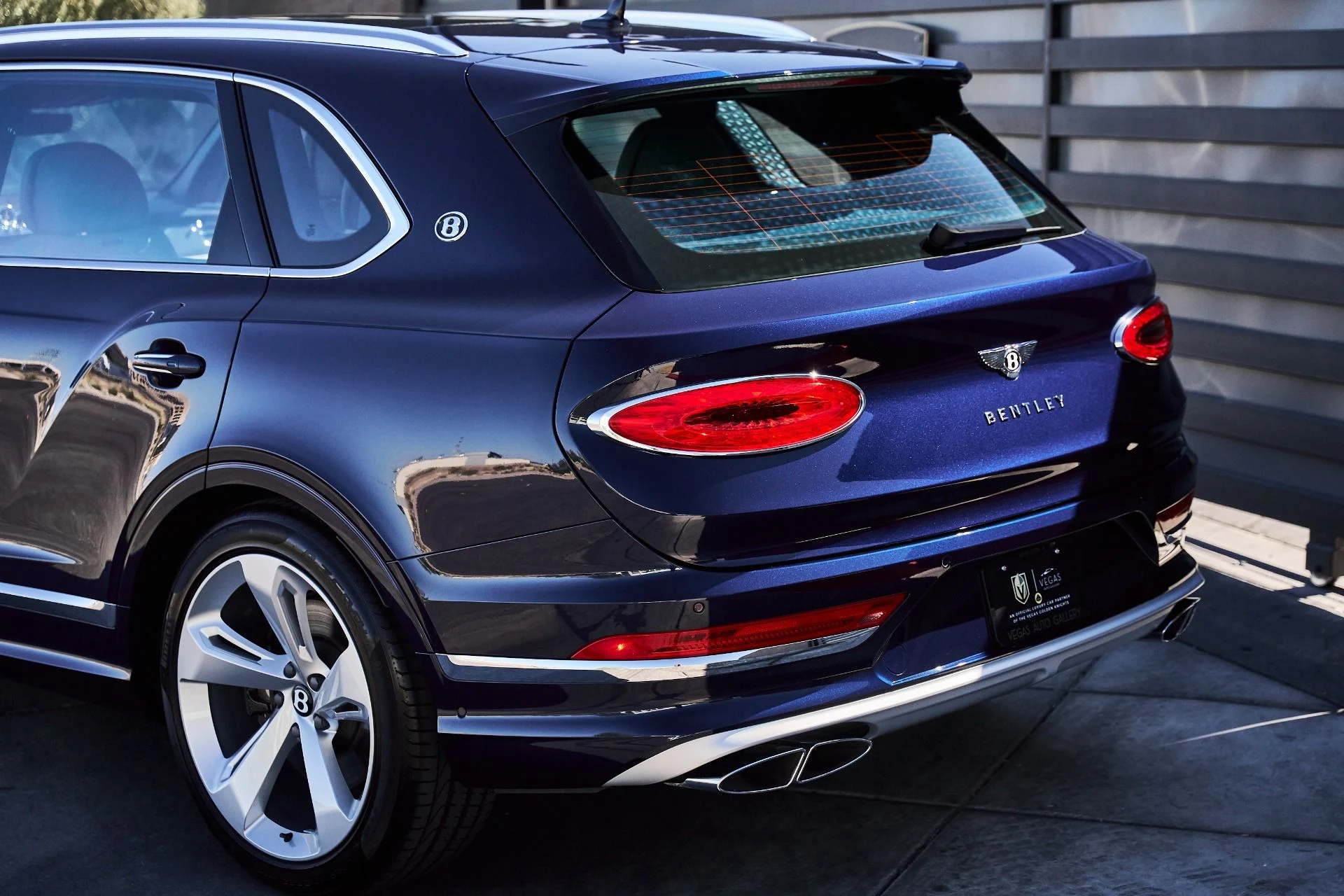 mph008_1037361830_Used_2025_Bentley_Bentayga_EWB_1780709349_0510fa6b3b