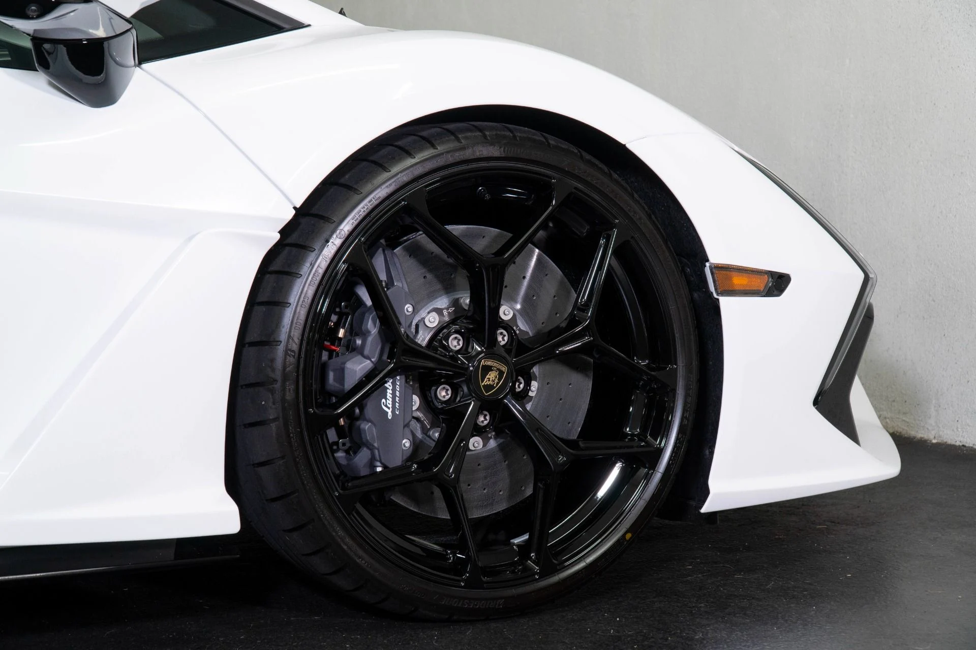 mph008_1049246375_New_2026_Lamborghini_Revuelto_1778722081_1fb8f8bea2