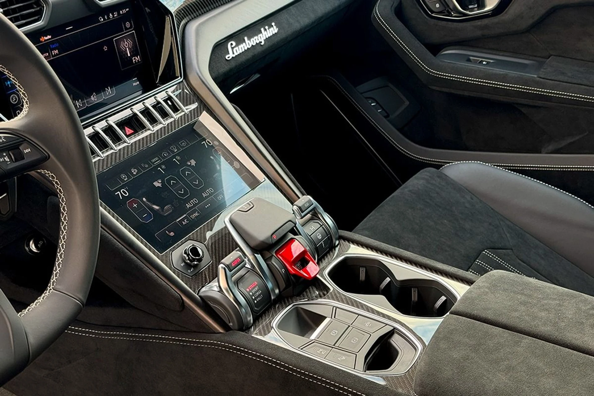 mph008_1052843861_Used_2024_Lamborghini_Urus_Performante_1737380299_11916e0cee