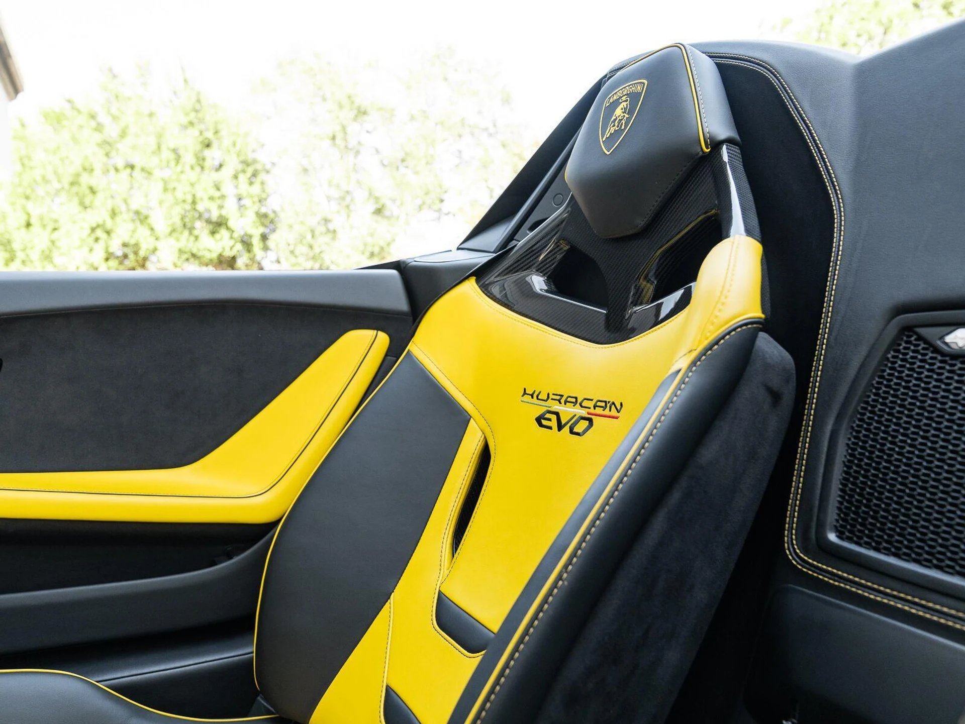 mph008_1053362691_Used_2022_Lamborghini_Huracan_EVO_Spyder_AWD_1792704187_276fc3970f
