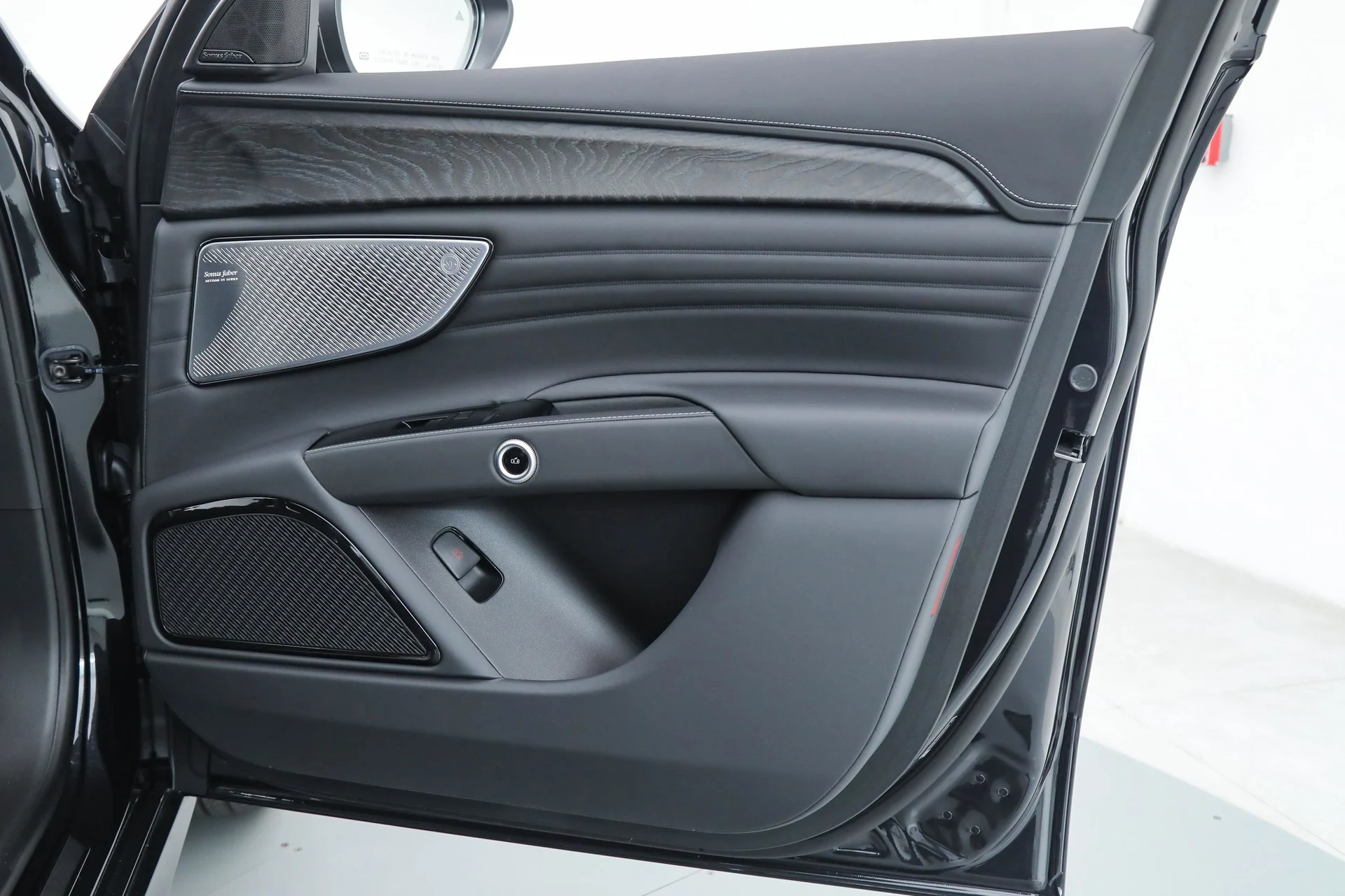 mph008_105729925_3fab0dadbe56aa0f0db22d6eb64a7b56_af15ce63d7