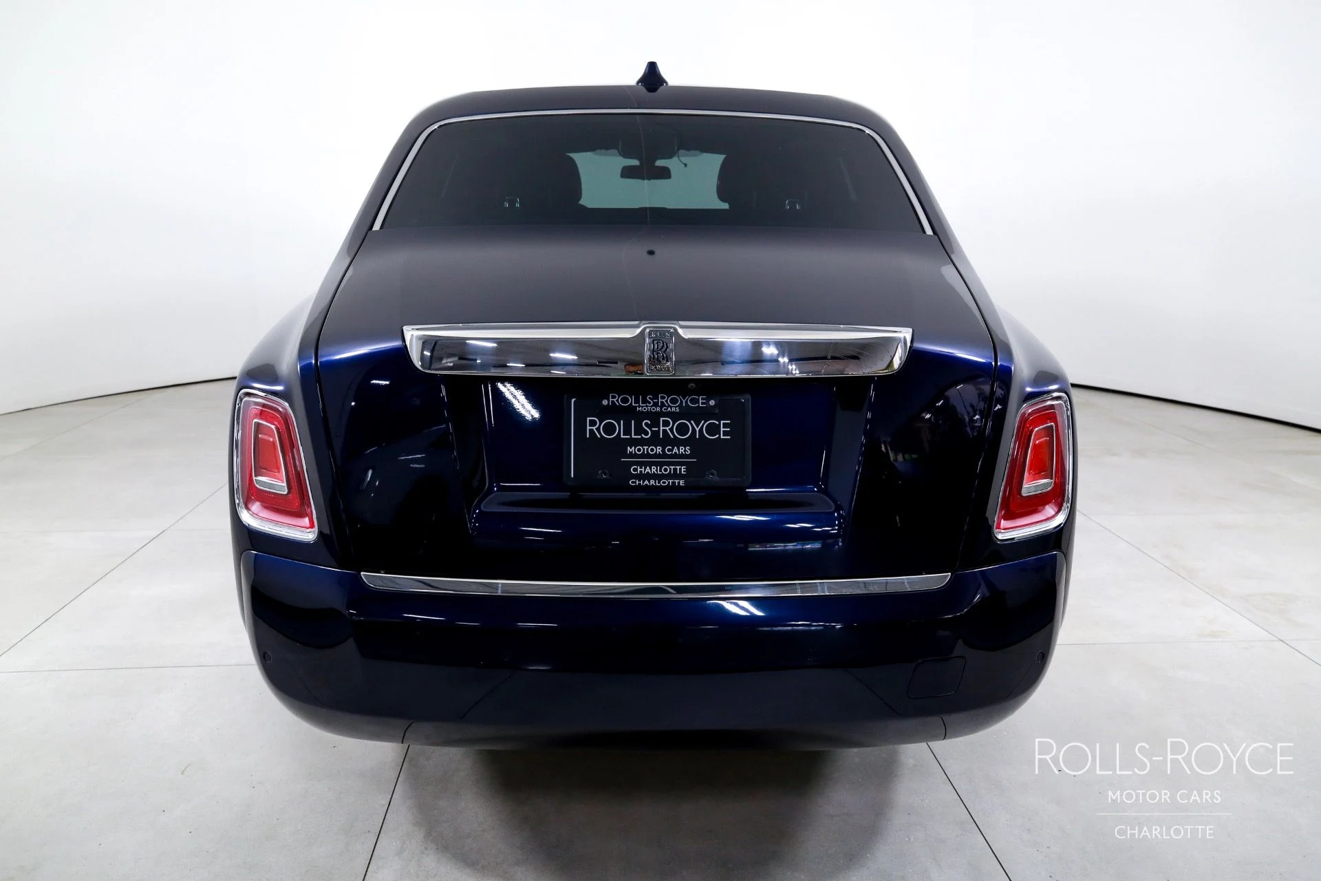 mph008_1058770330_Used_2020_Rolls_Royce_Phantom_1752871576_bc0af1bb53