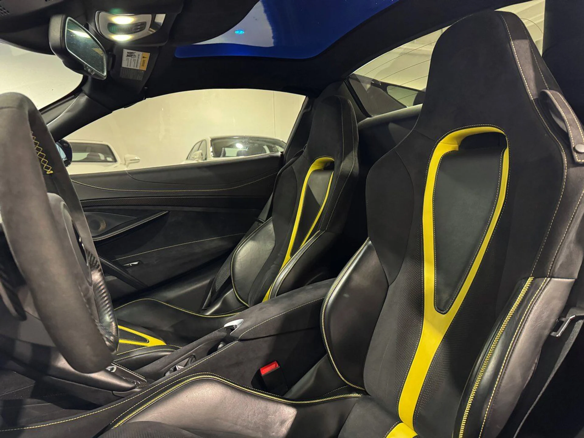 mph008_106636474_c96519287b1b28d0970581a514184614_d1b33a9fab