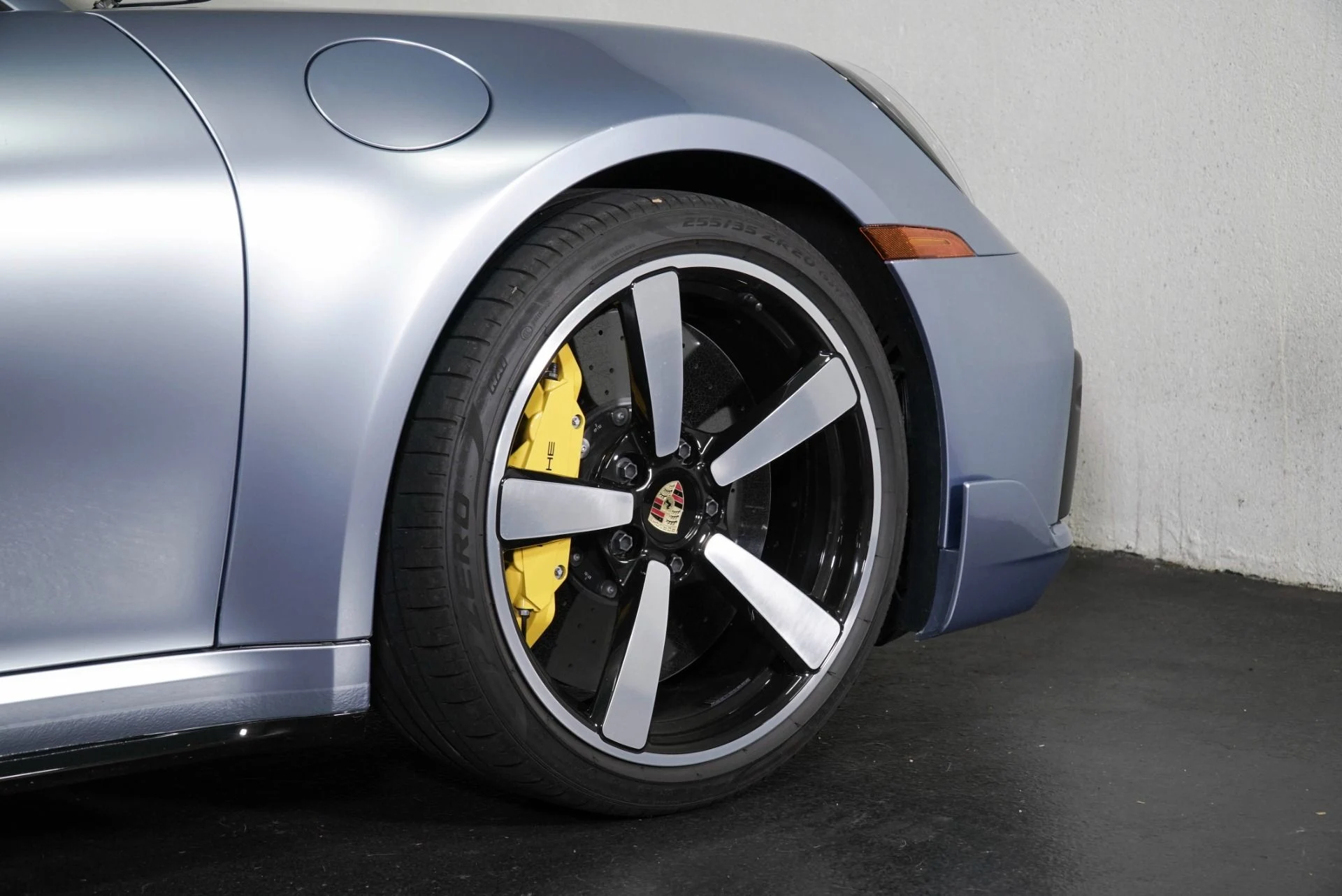 mph008_1068364612_Used_2025_Porsche_911_Turbo_S_1776533142_9ff0ada88d