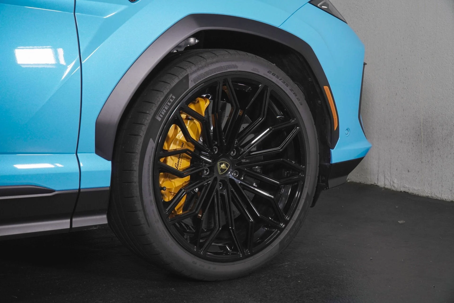 mph008_1070167978_Used_2025_Lamborghini_Urus_SE_1781248569_582c4c969c