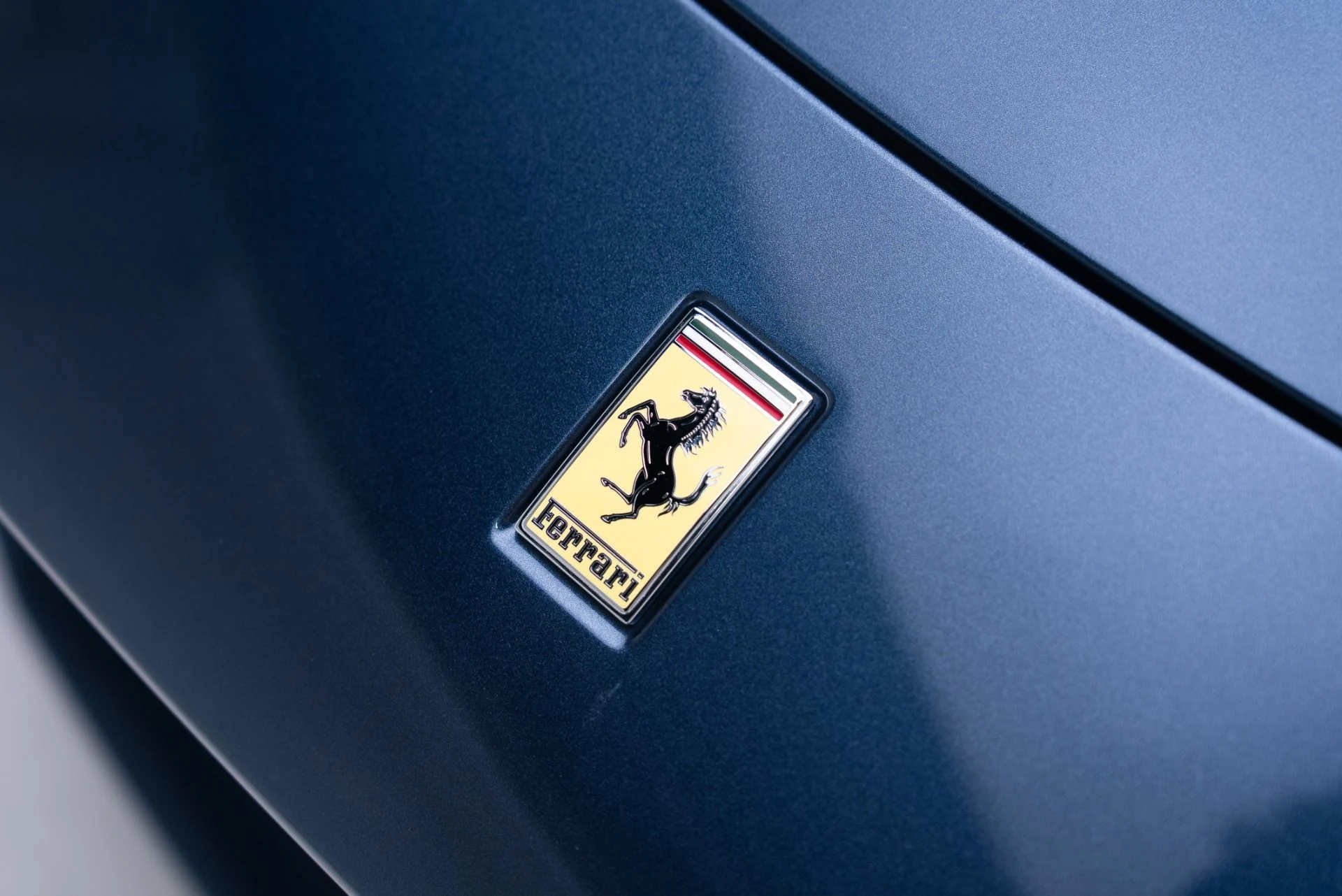 mph008_1076935796_Used_2025_Ferrari_Roma_Spider_1767891799_bfe01167b5