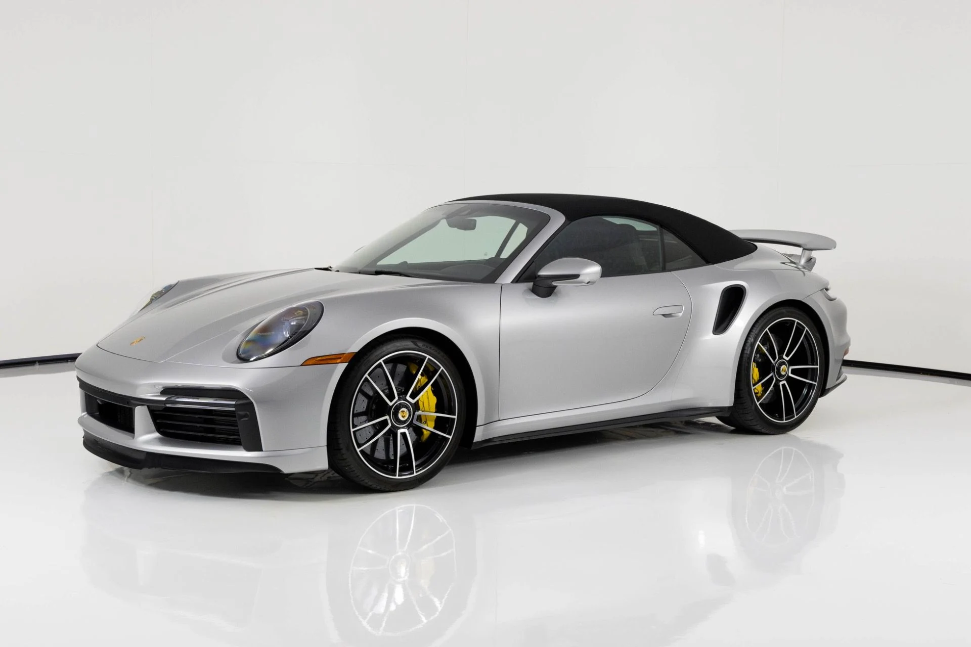 mph008_1076978897_Used_2022_Porsche_911_Turbo_S_1764184609_a5bab49961