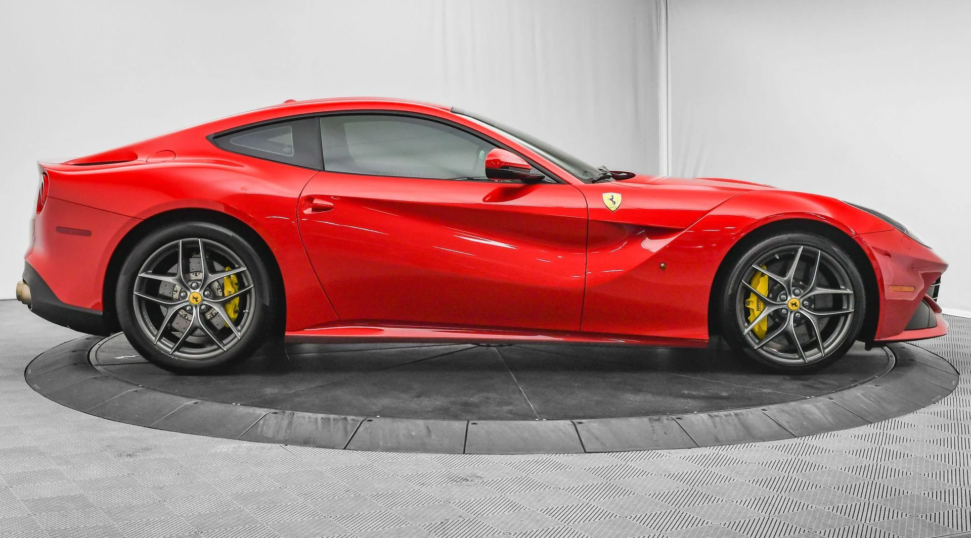 mph008_1087649099_Used_2017_Ferrari_F12_Berlinetta_1757453897_00f8657521