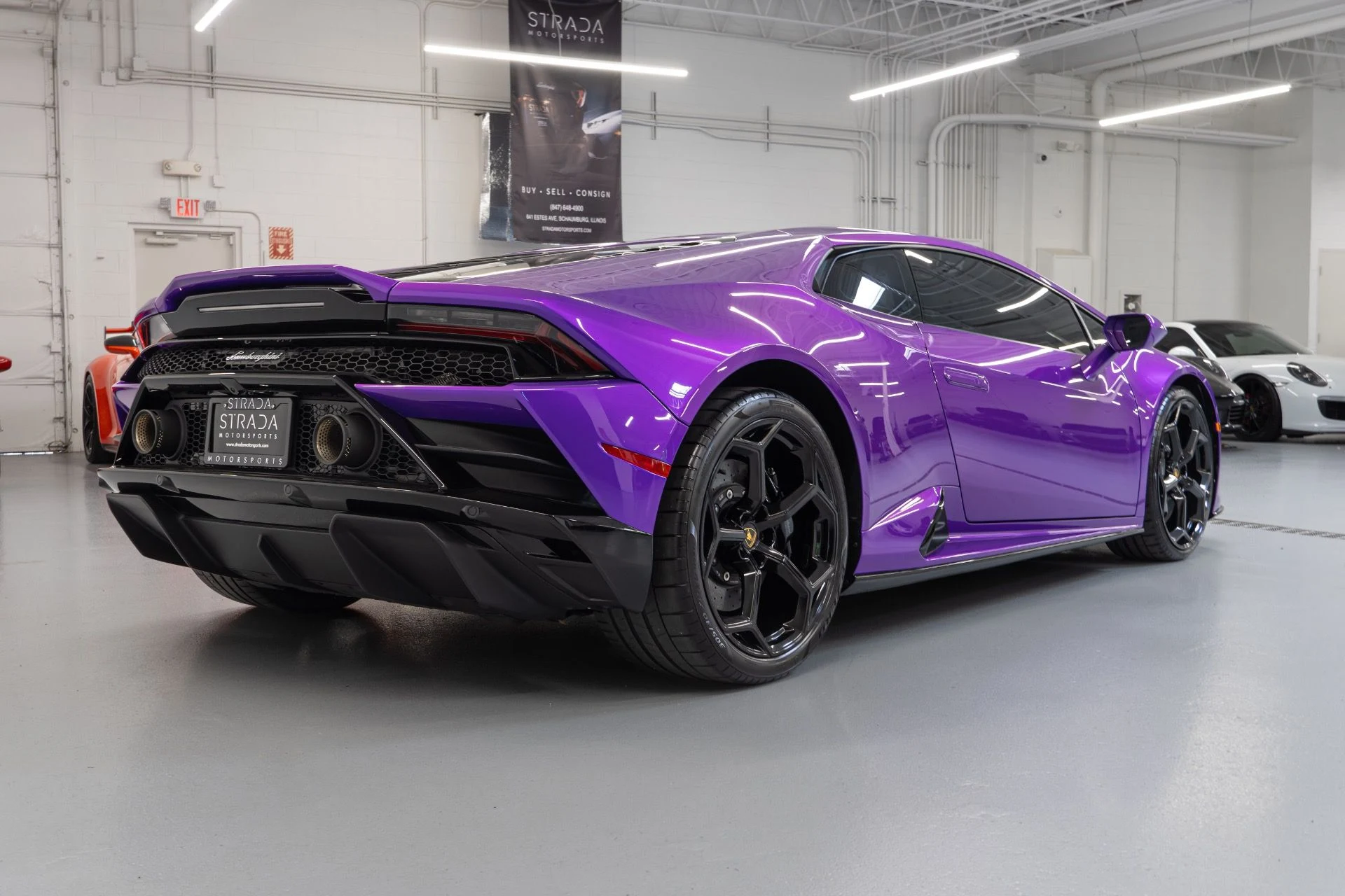 mph008_1096895836_Used_2023_Lamborghini_Huracan_EVO_1759348763_8d4ddcef4c