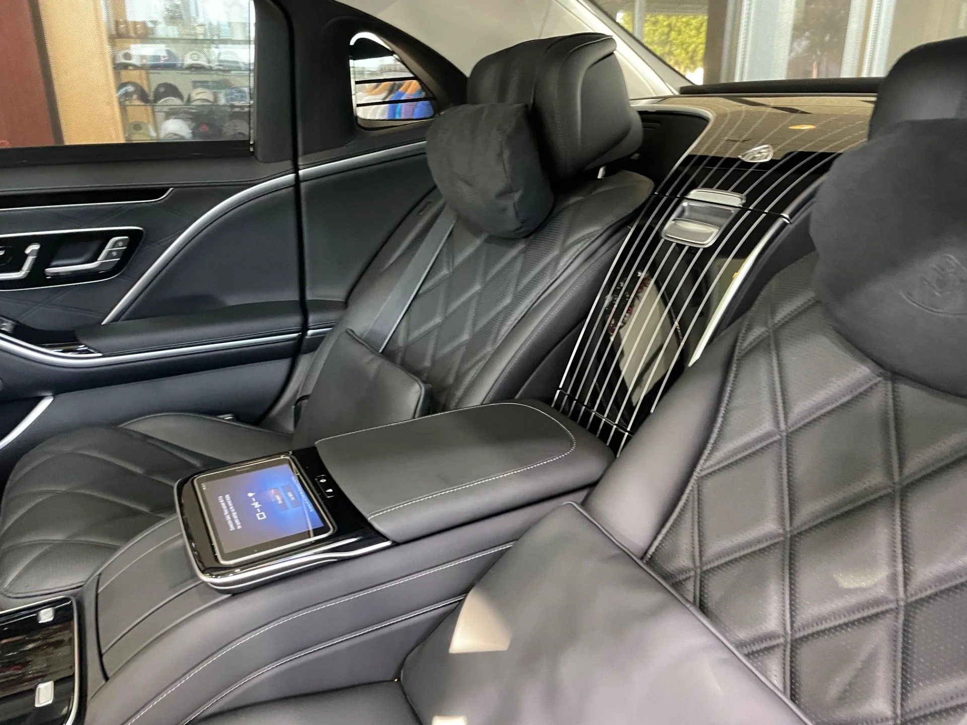 mph008_1096916912_Used_2022_Mercedes_Benz_S_Class_Mercedes_Maybach_S_580_4_MATIC_1723589127_f6e133e538
