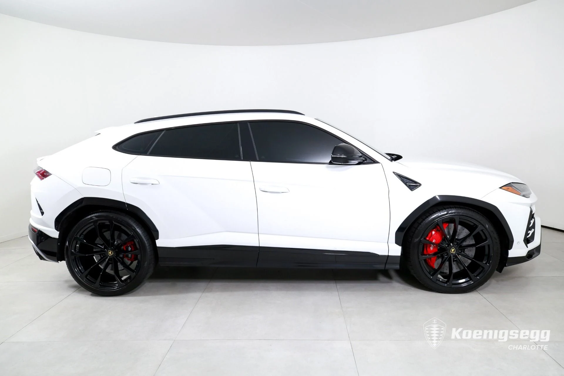 mph008_1104003889_Used_2019_Lamborghini_Urus_1760976119_7bee759dad