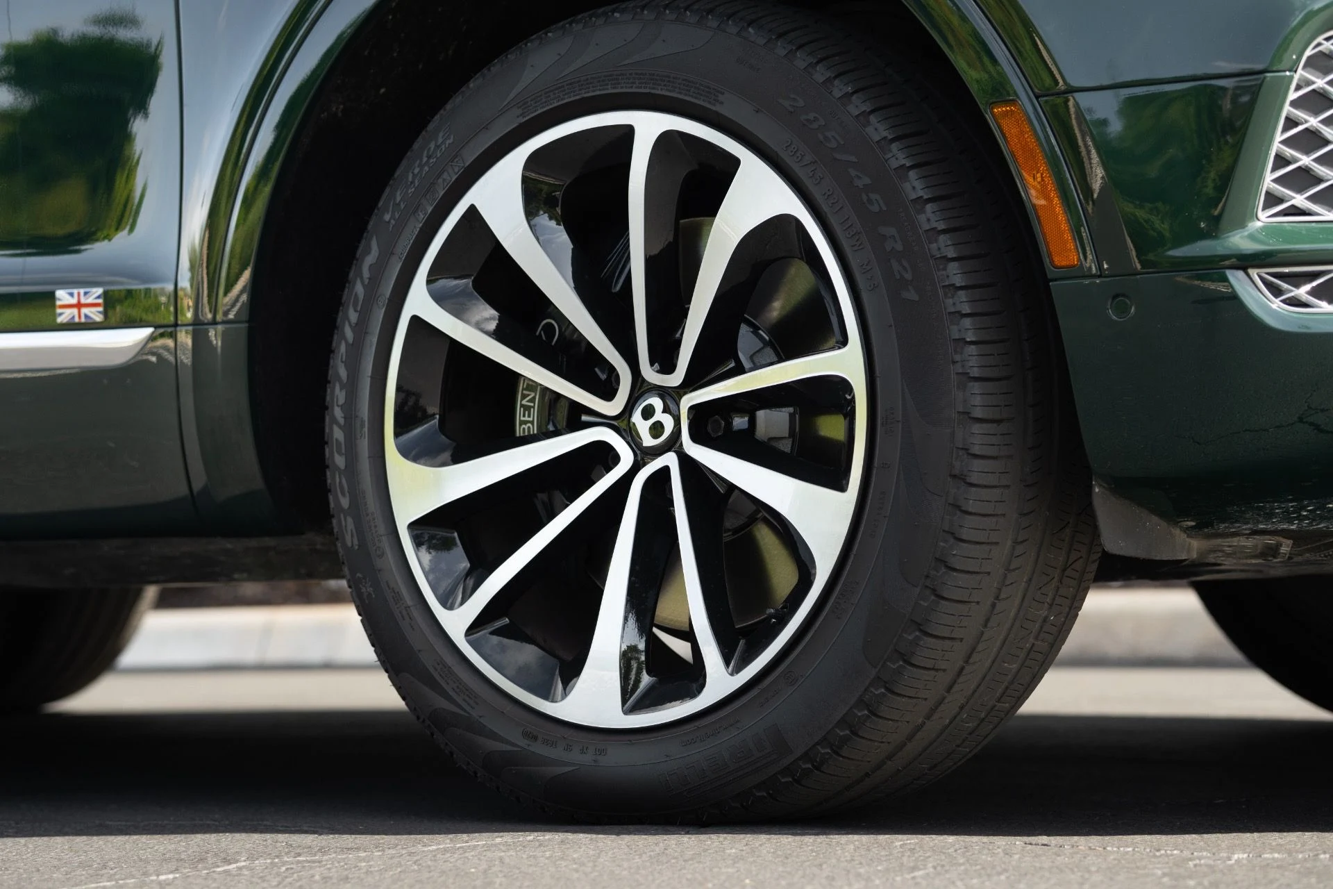 mph008_1107744340_Used_2017_Bentley_Bentayga_W12_First_Edition_1762986986_c8c7c095da