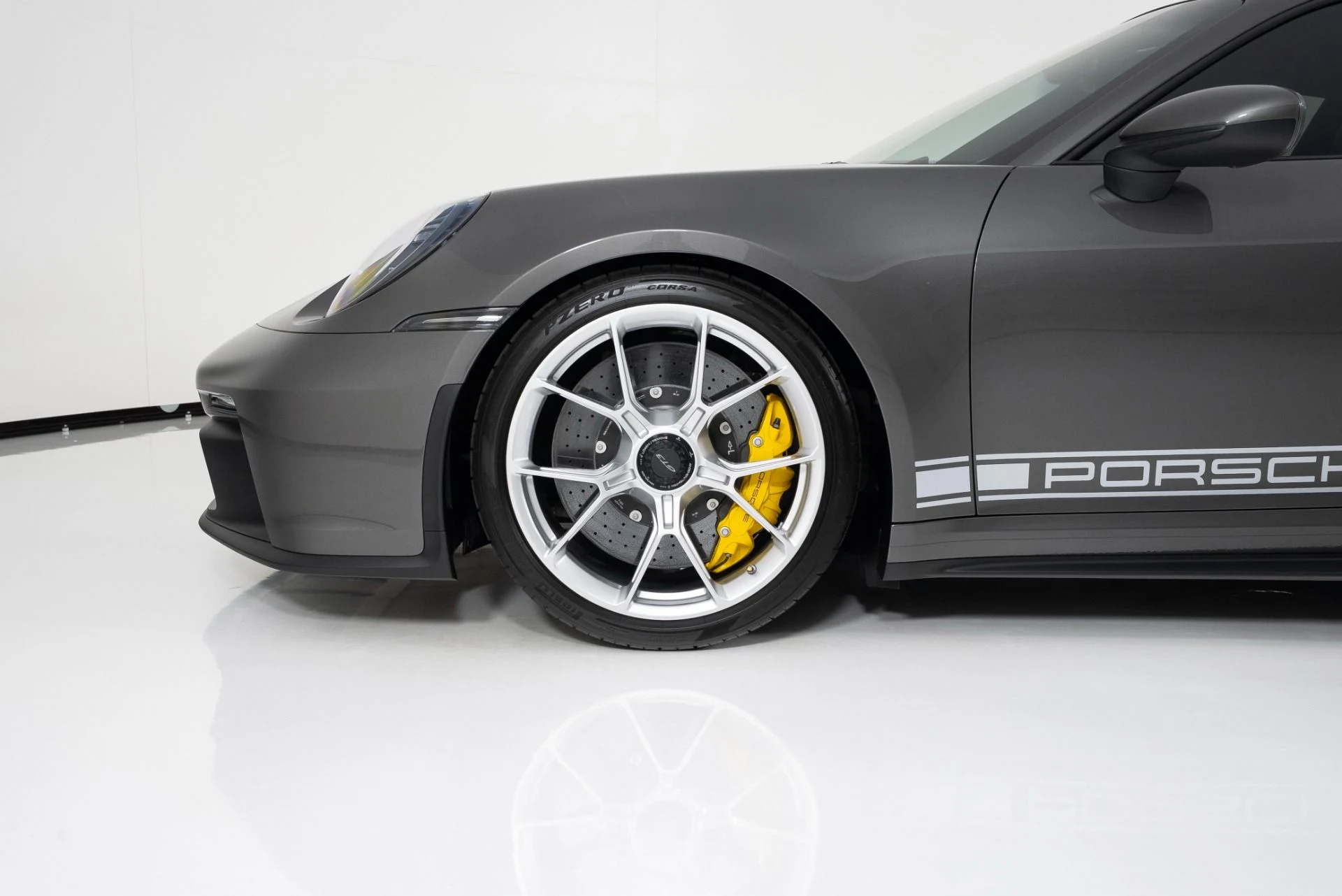 mph008_1109006587_Used_2024_Porsche_911_GT_3_1756329473_f5d29bbe70