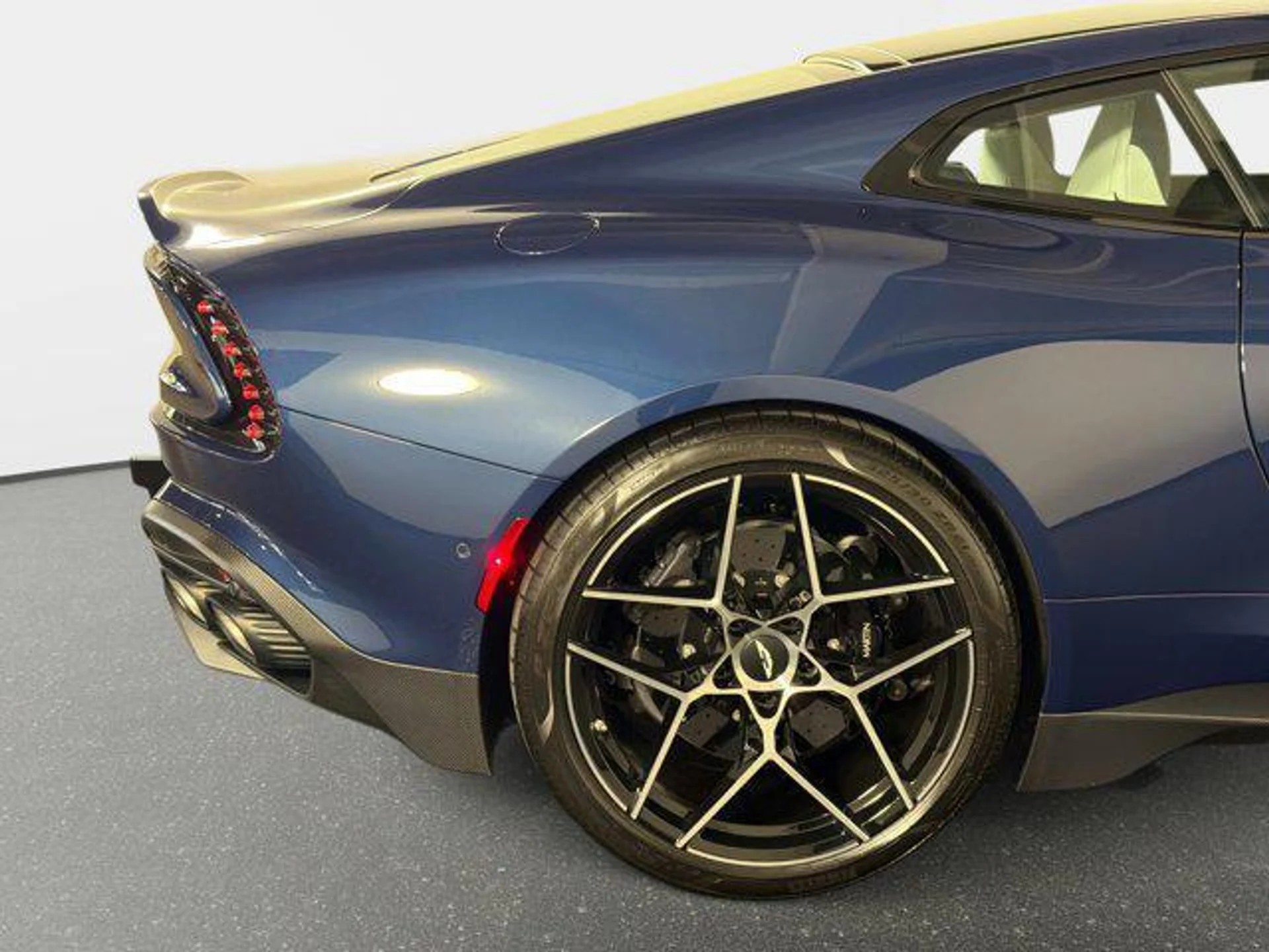 mph008_1109101499_CVXC_1_Rj_GI_Si_Hi8_B5l0_FMKLY_0r_Sg_29c644f65d