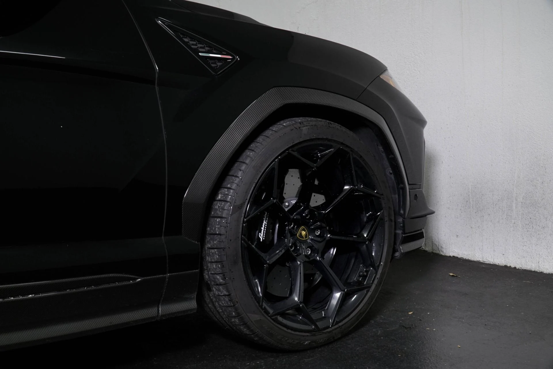 mph008_1109442293_Used_2023_Lamborghini_Urus_Performante_1765384929_3f6c622529