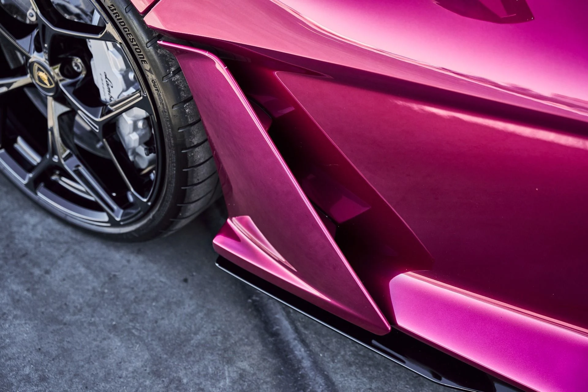 mph008_1131873769_Used_2025_Lamborghini_Revuelto_Base_1782964967_615f72838b