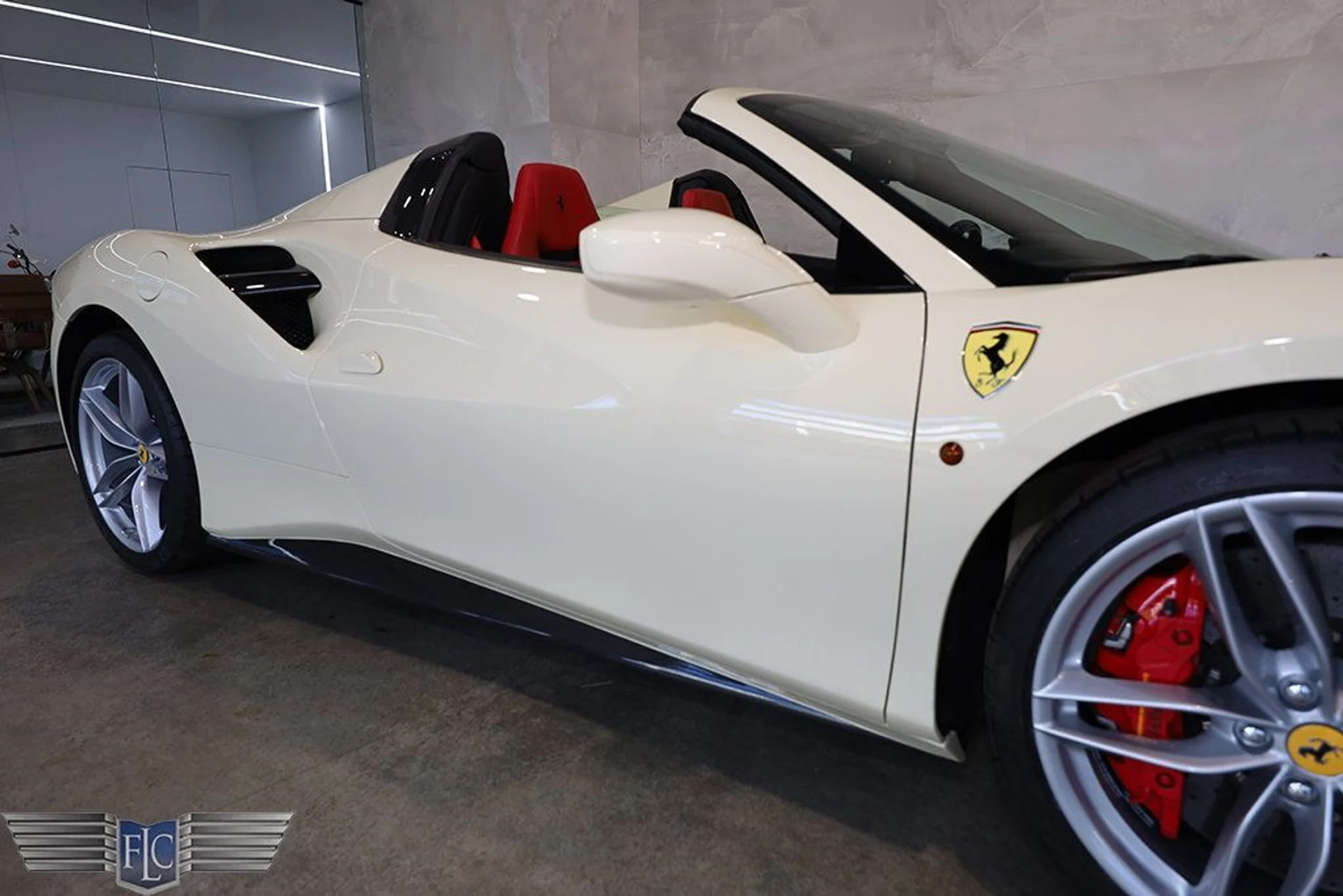 mph008_1137390018_used_2018_ferrari_488_spider_convertible_9689_22993121_9_1024_41a89c576e