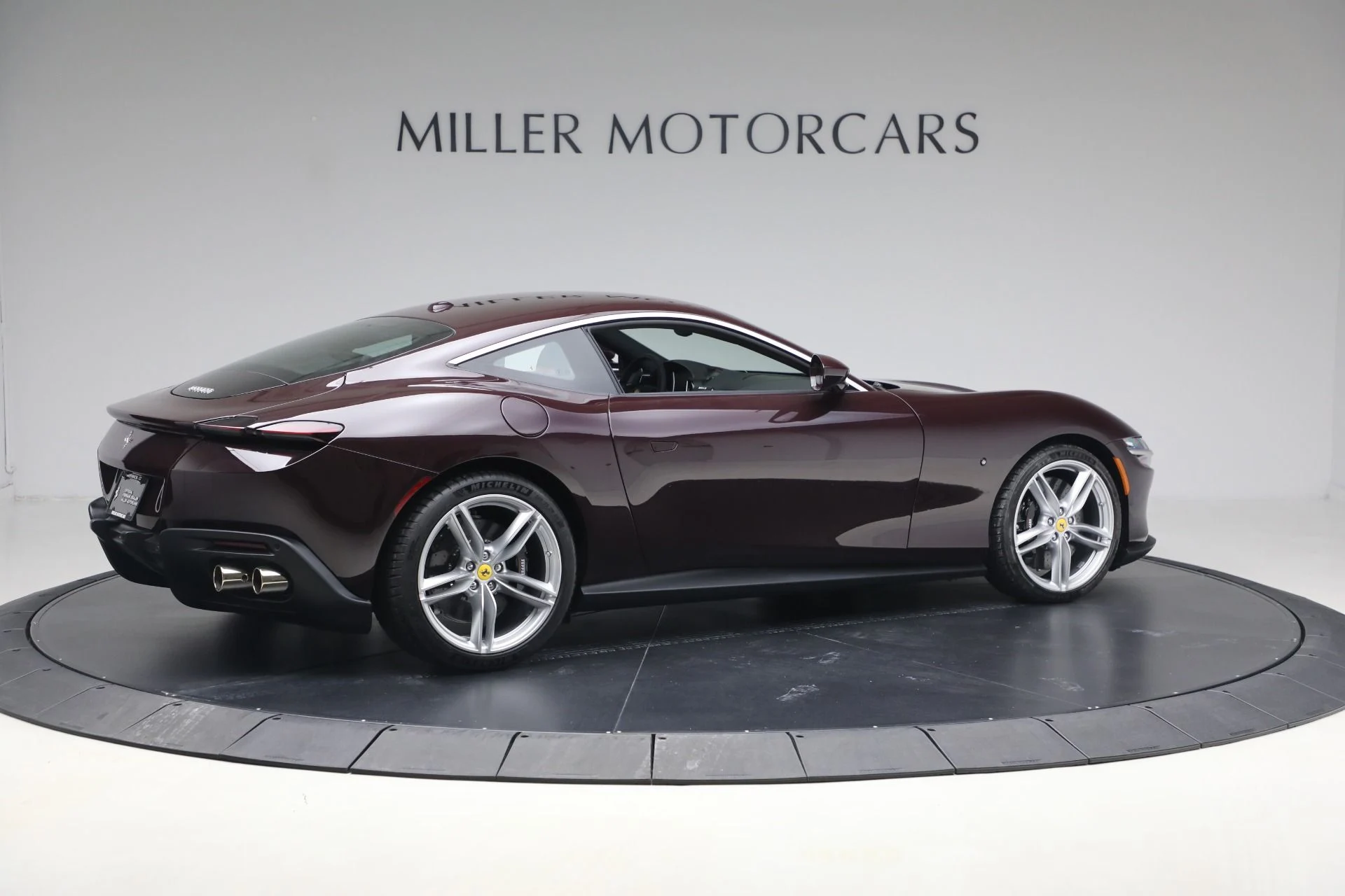 mph008_1141540367_Used_2023_Ferrari_Roma_1767375733_0cf824a706