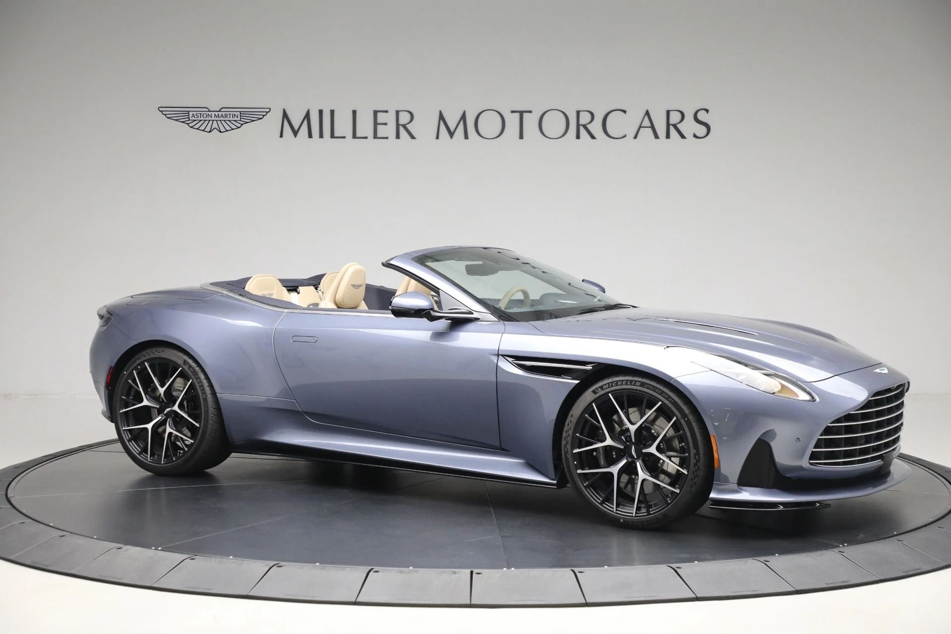 mph008_1144840518_New_2025_Aston_Martin_DB_12_Volante_938394cca9