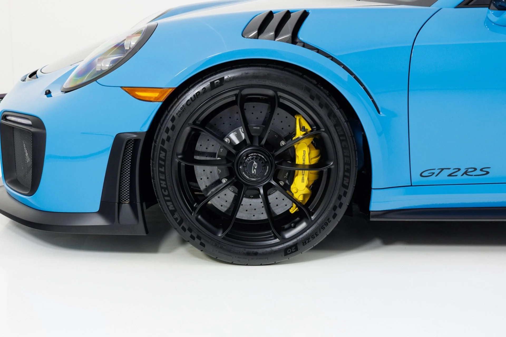 mph008_114851579_Used_2019_Porsche_911_GT_2_RS_1792013899_e775bce535