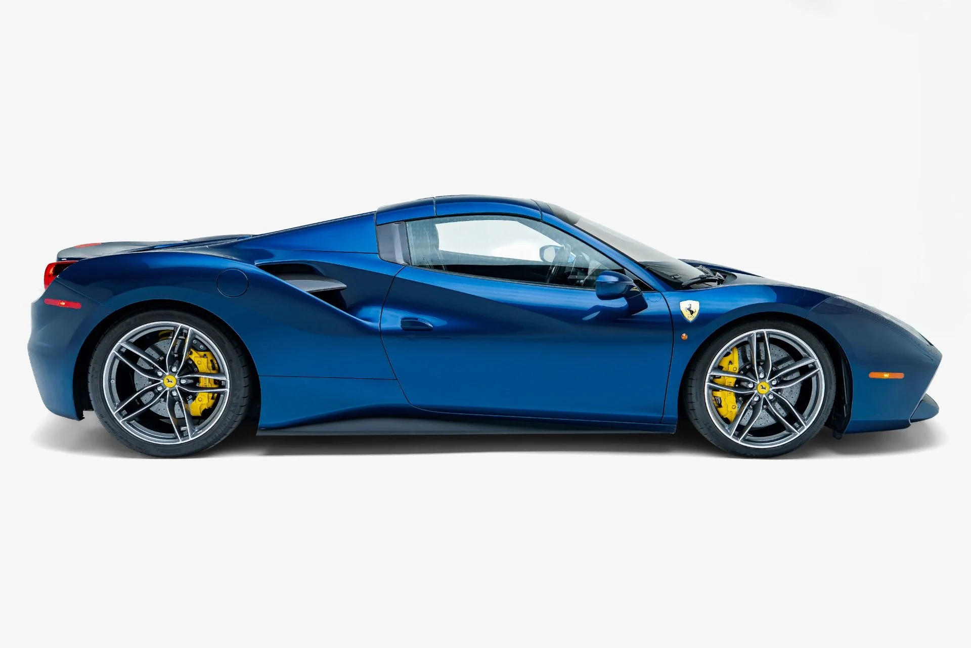 mph008_114934706_Used_2019_Ferrari_488_Spider_1791569477_5e8fb18c60