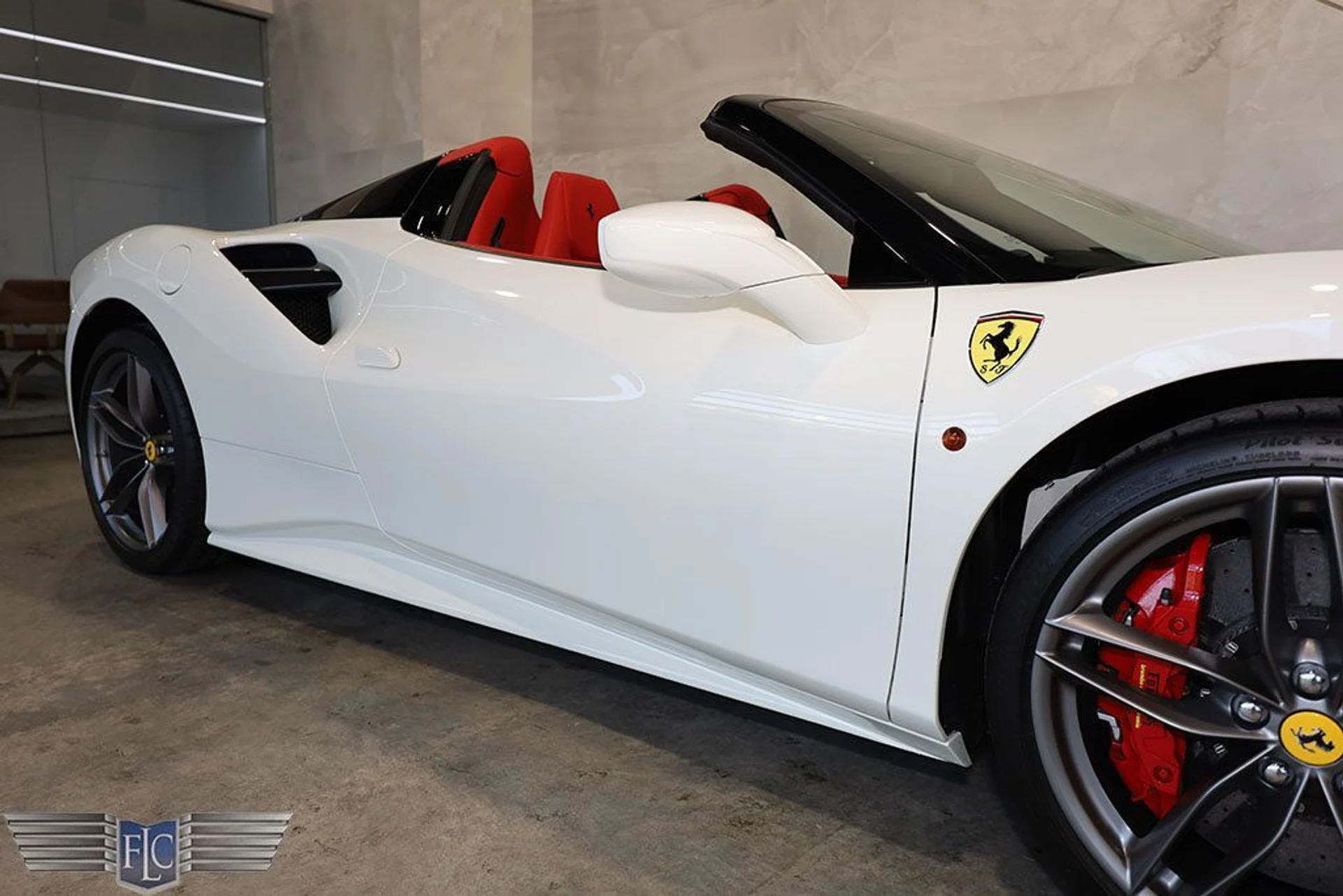 mph008_1150965565_used_2019_ferrari_488_spider_convertible_9689_22223327_9_1024_774f3d0507