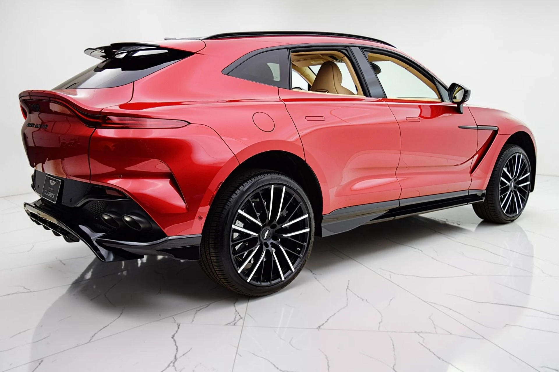 mph008_1153883276_Used_2023_Aston_Martin_DBX_707_0dd700ac94