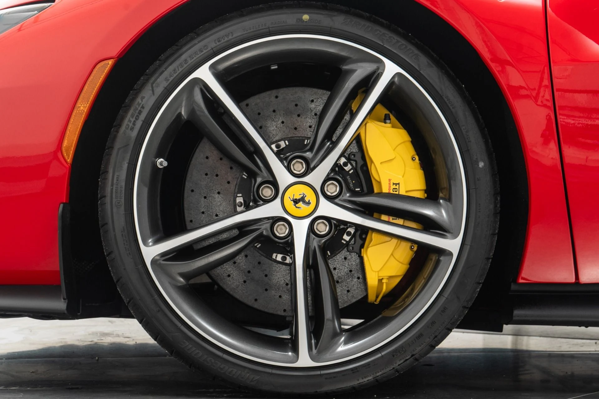 mph008_1156954774_Used_2025_Ferrari_296_GTS_1752590210_fe0d5c4b5c