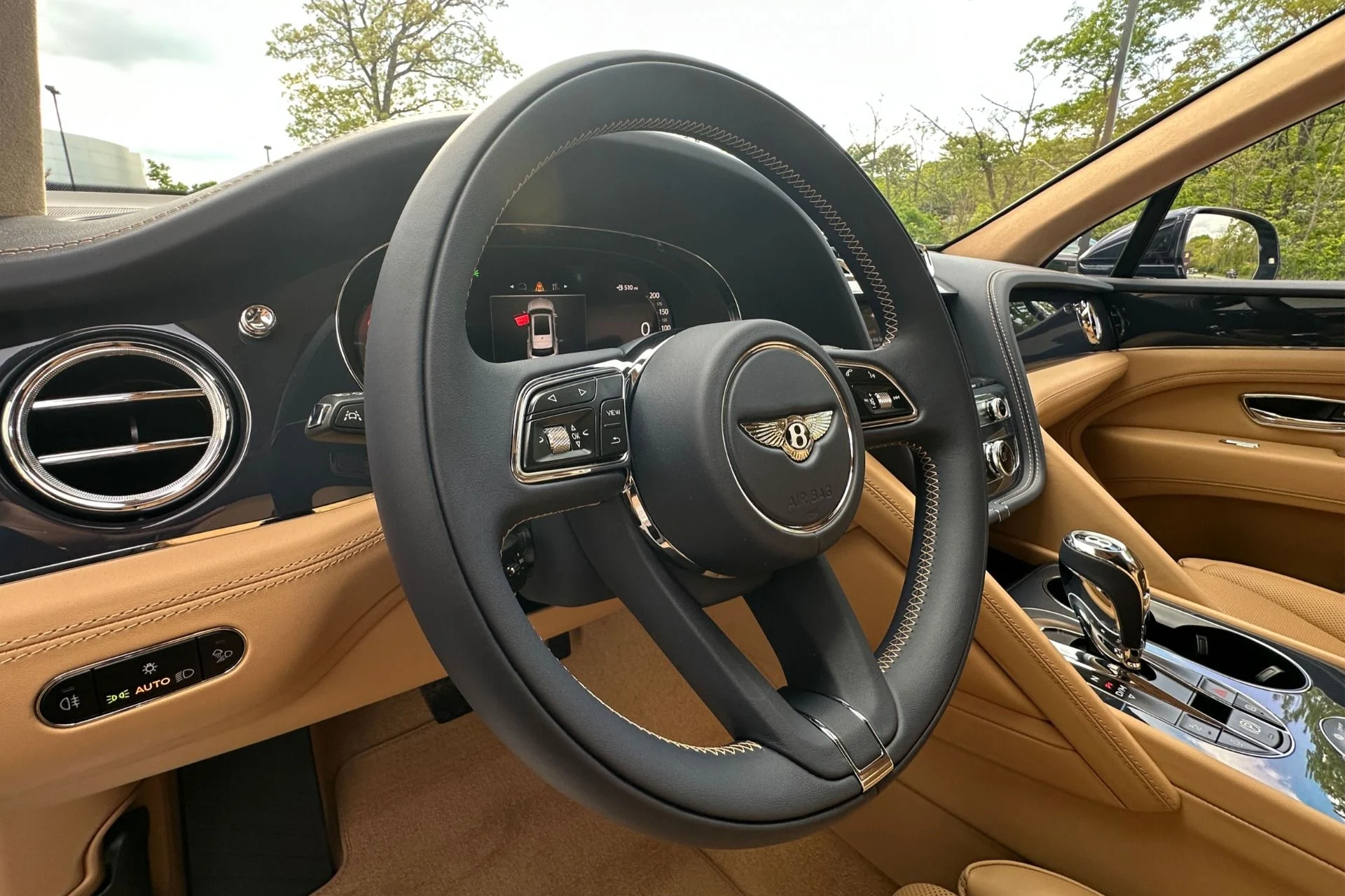 mph008_1156972202_New_2026_Bentley_Bentayga_1779111401_cc7dc91b9f